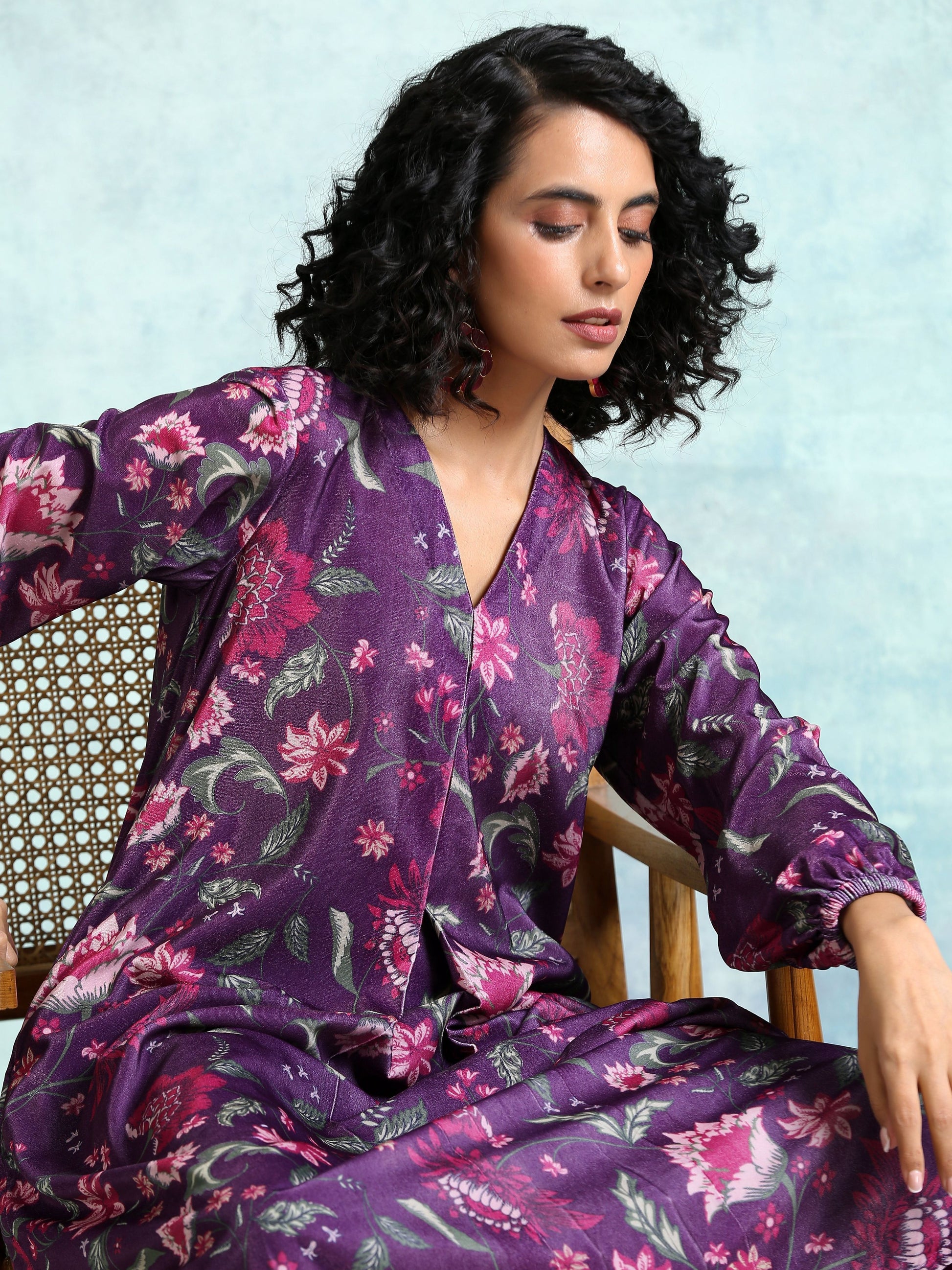 trueBrowns Wine Printed Velvet Neck Pleat Kurta | Swadesiicart