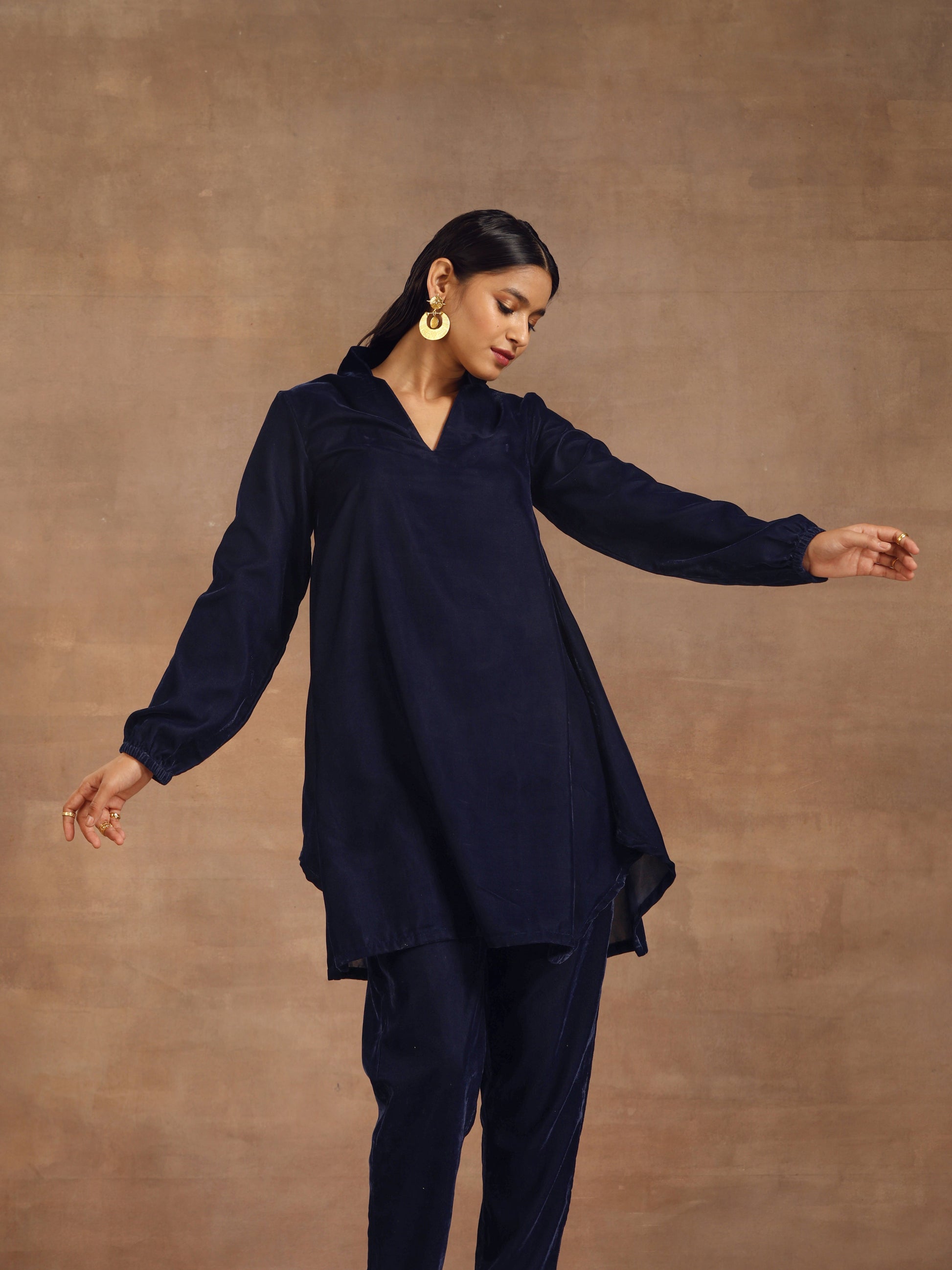 trueBrowns Midnight Blue Velvet Solid Co-ord Set - Swadesiicart
