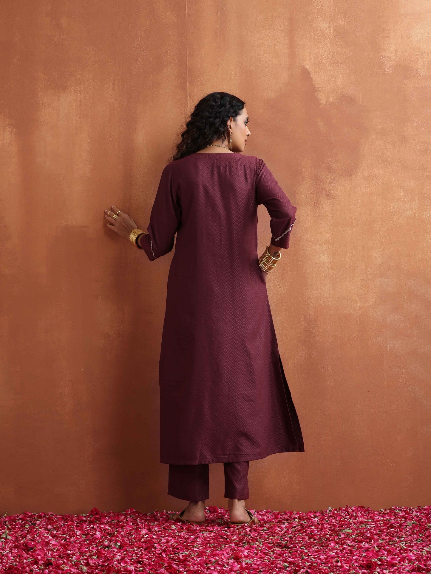 trueBrowns Maroon Straight Kurta Set | Swadesiicart