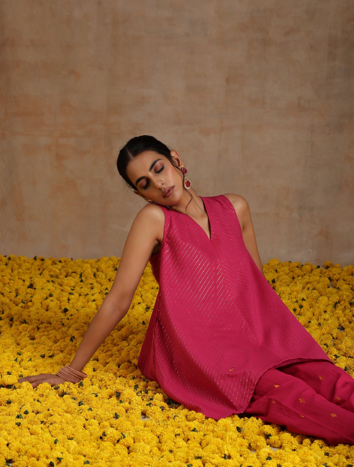 trueBrowns Pink Gold Cotton Handkerchief Co-Ord Set - Swadesiicart