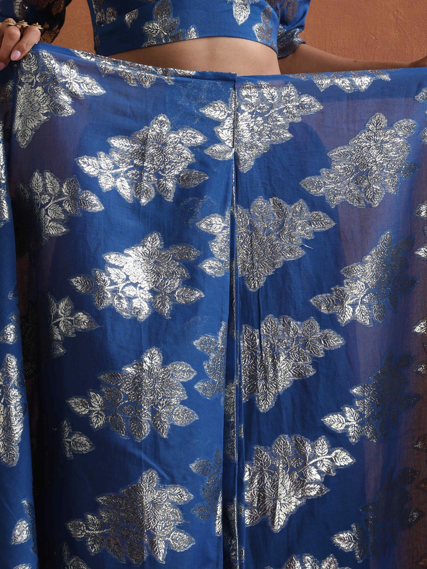 trueBrowns Blue Metallic Ready To Wear Saree | Swadesiicart