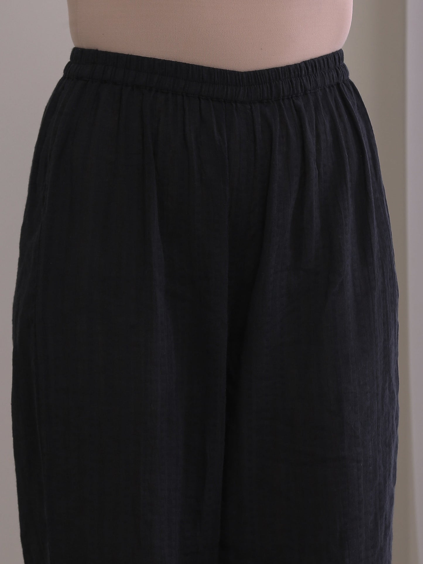 trueBrowns Black Dobby Neck Pleat Kurta Pant Set | Swadesiicart
