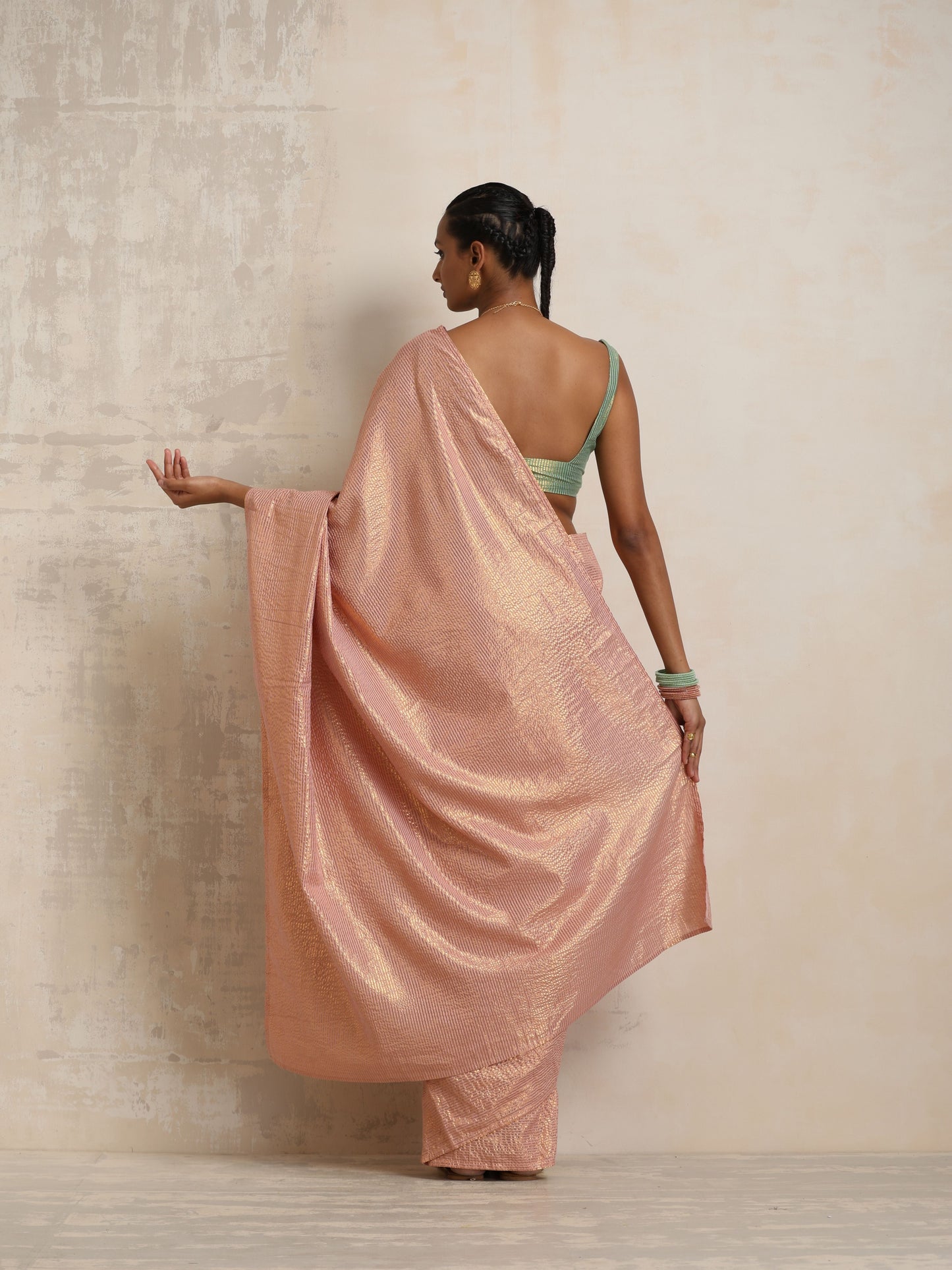 trueBrowns Pink Gold Lurex Ready To Wear Saree | Swadesiicart