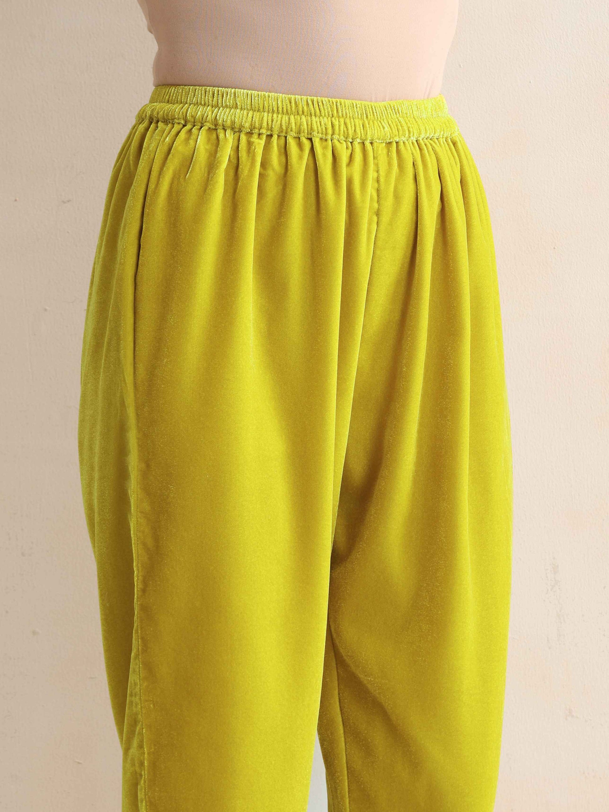 trueBrowns Lime Velvet Kurta Co-ord Set - Swadesiicart