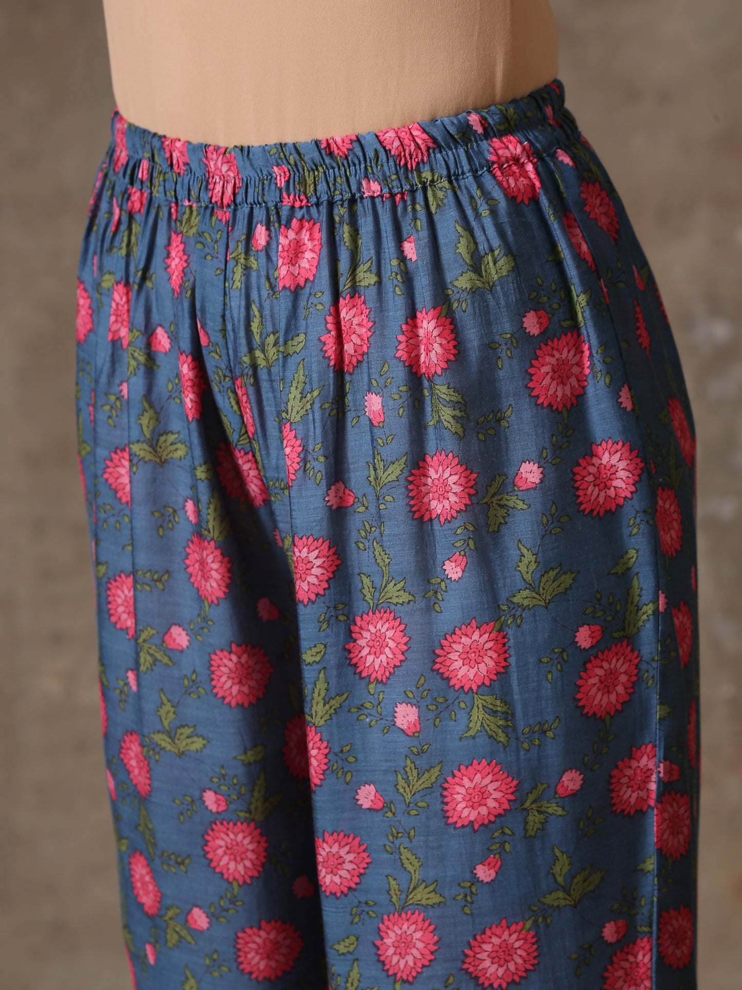 trueBrowns Blue Pink Printed Silk Kurta Pant Set | Swadesiicart