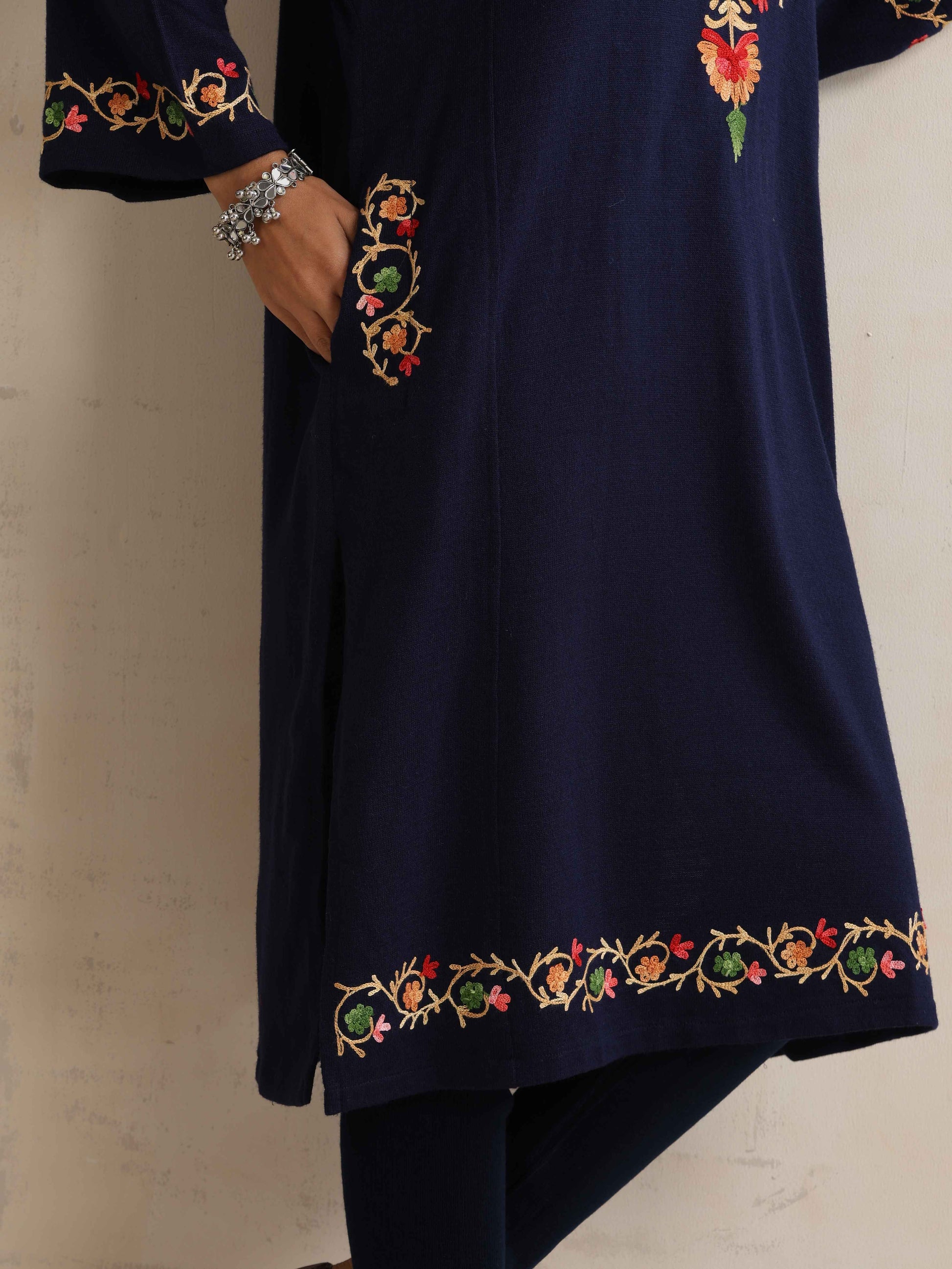 trueBrowns Blue Floral Embroidered Woollen Phiran Kurta | Swadesiicart