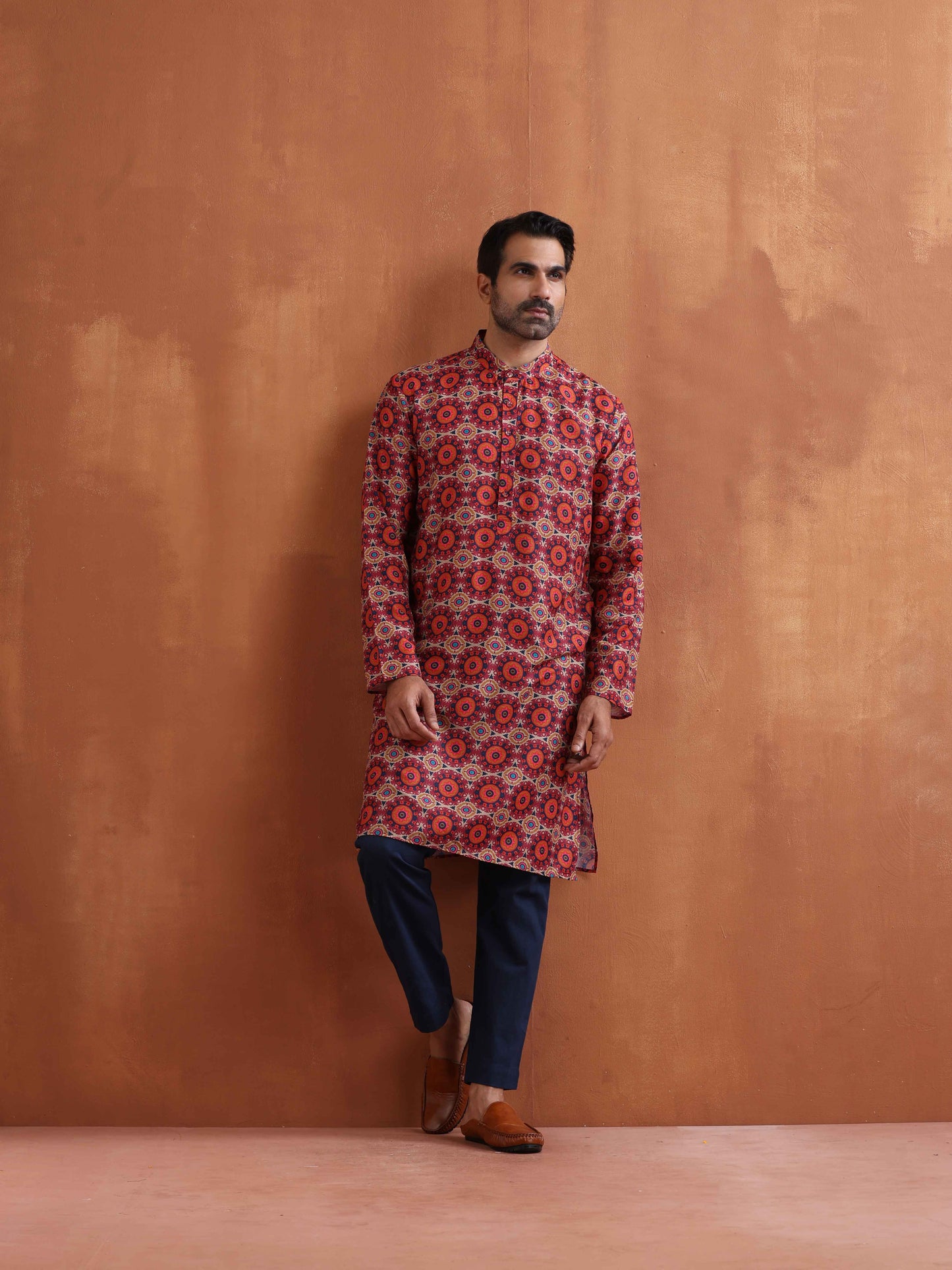 trueBrowns Men's Beige Printed Kurta | Swadesiicart