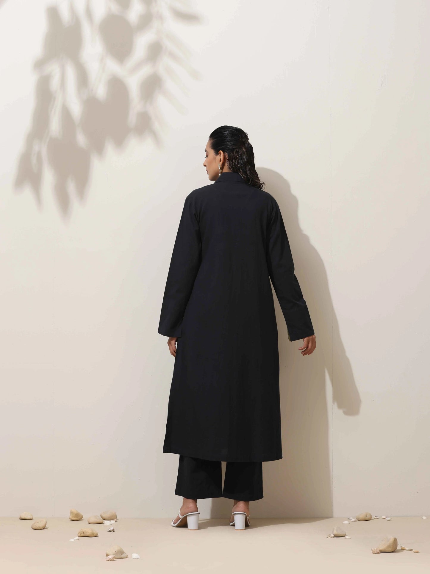 trueBrowns Black Cotton Linen Kurta Pant Set | Swadesiicart