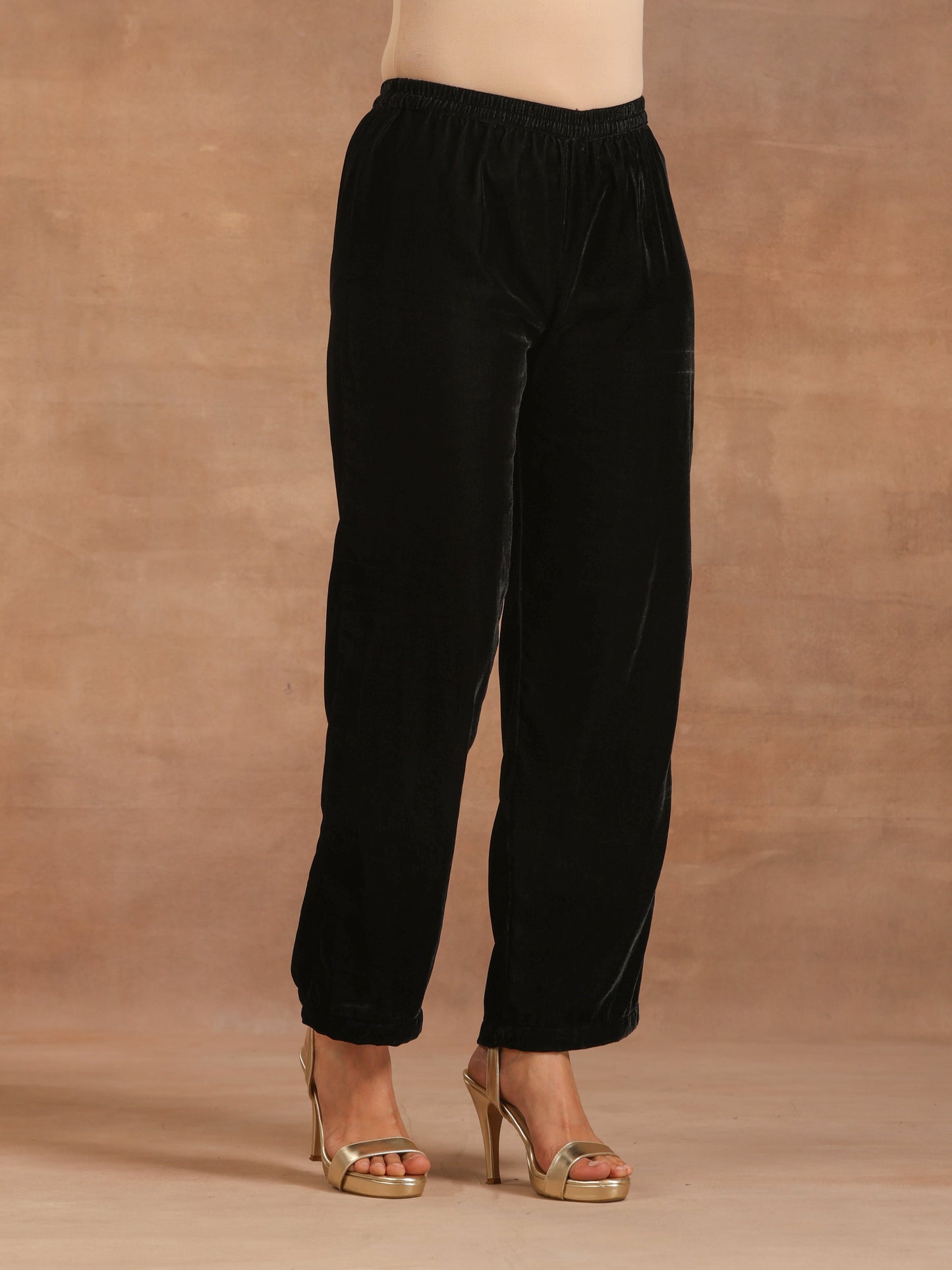 trueBrowns Black Velvet Embroidered Relaxed Co-ord Set - Swadesiicart