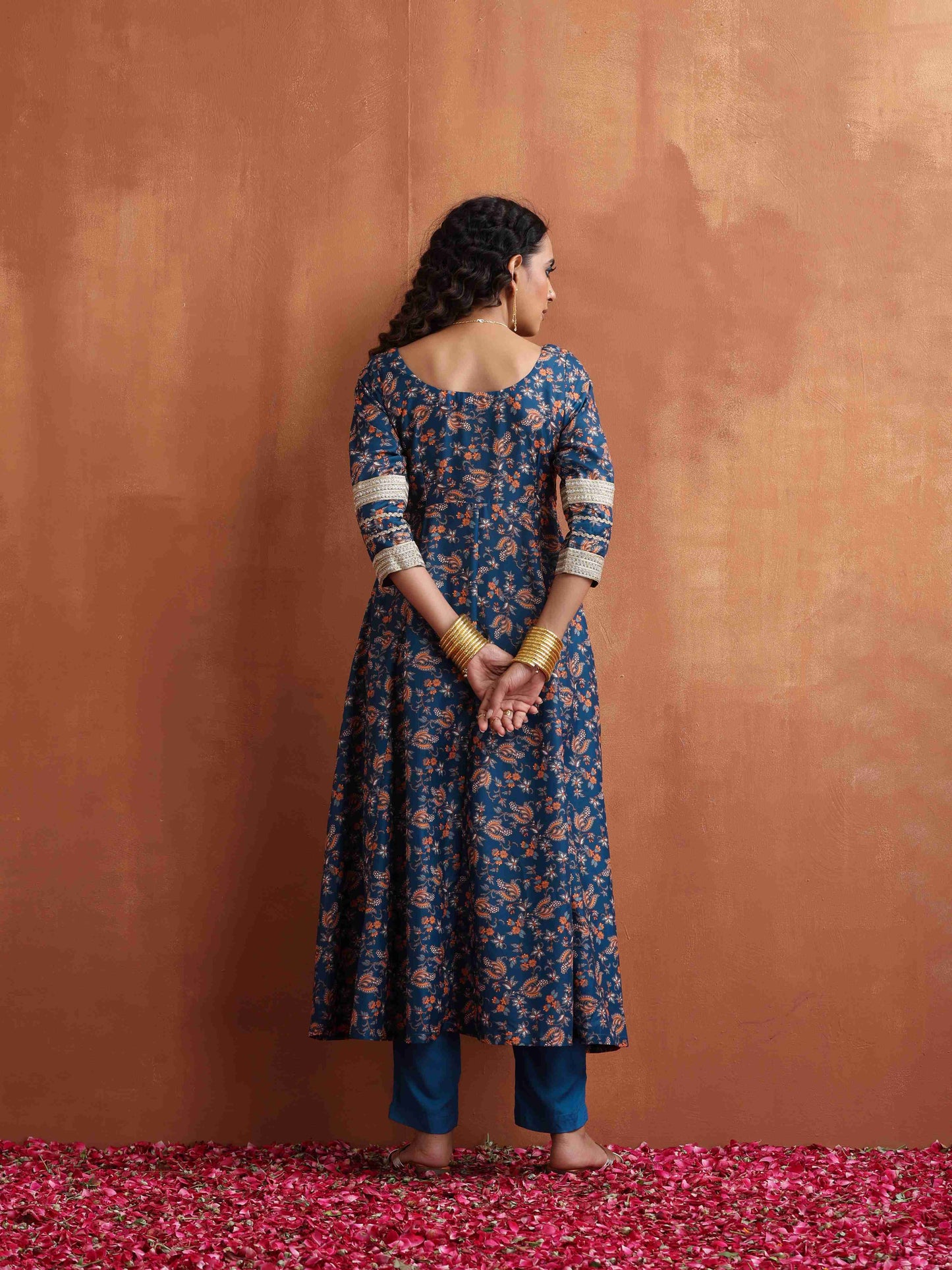 trueBrowns Blue Print Flared Anarakali Kurta Set | Swadesiicart