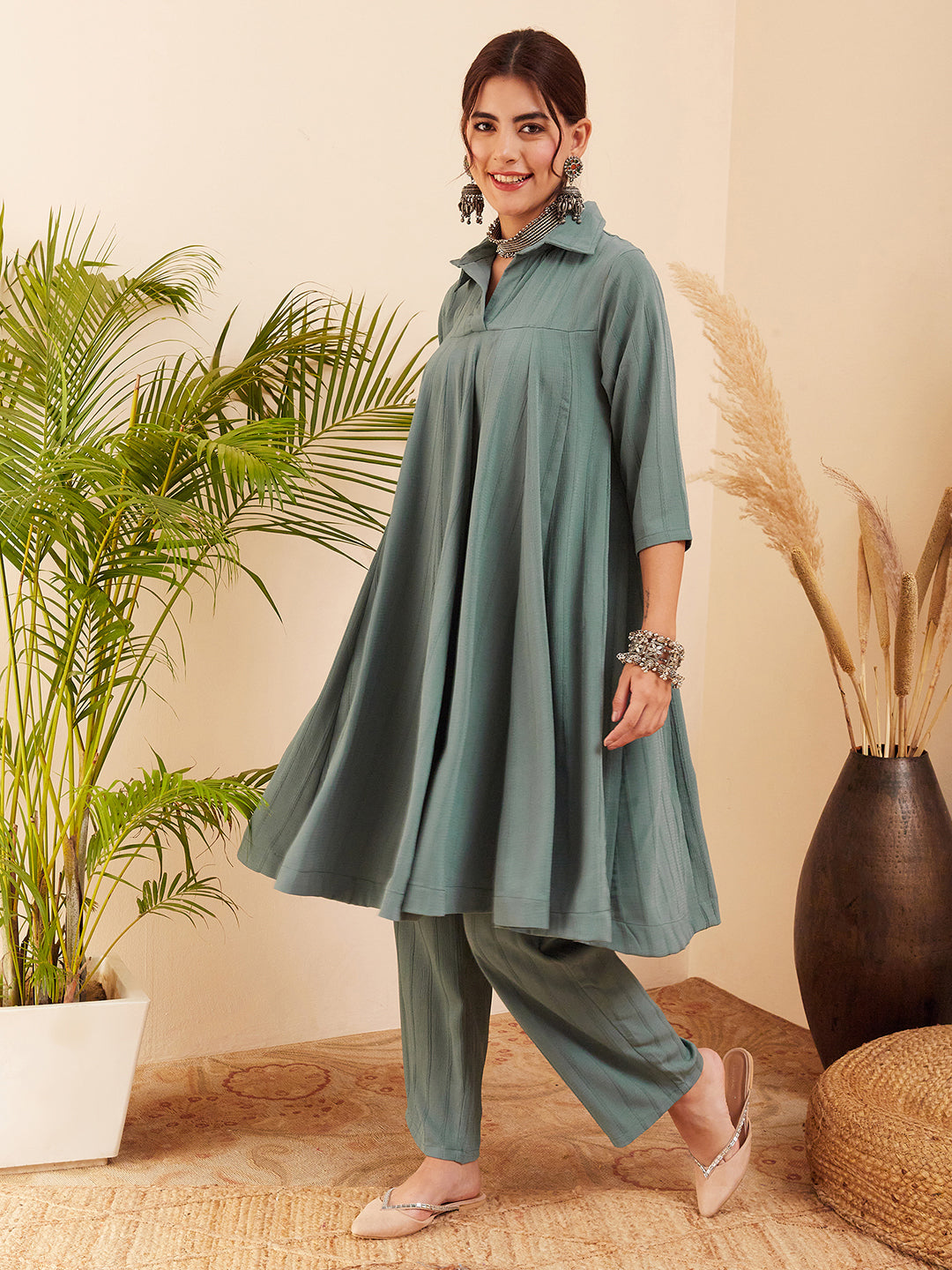 InWeave Women's Light Mint Collared Neck Flared Kurta Pant Set - Swadesiicart