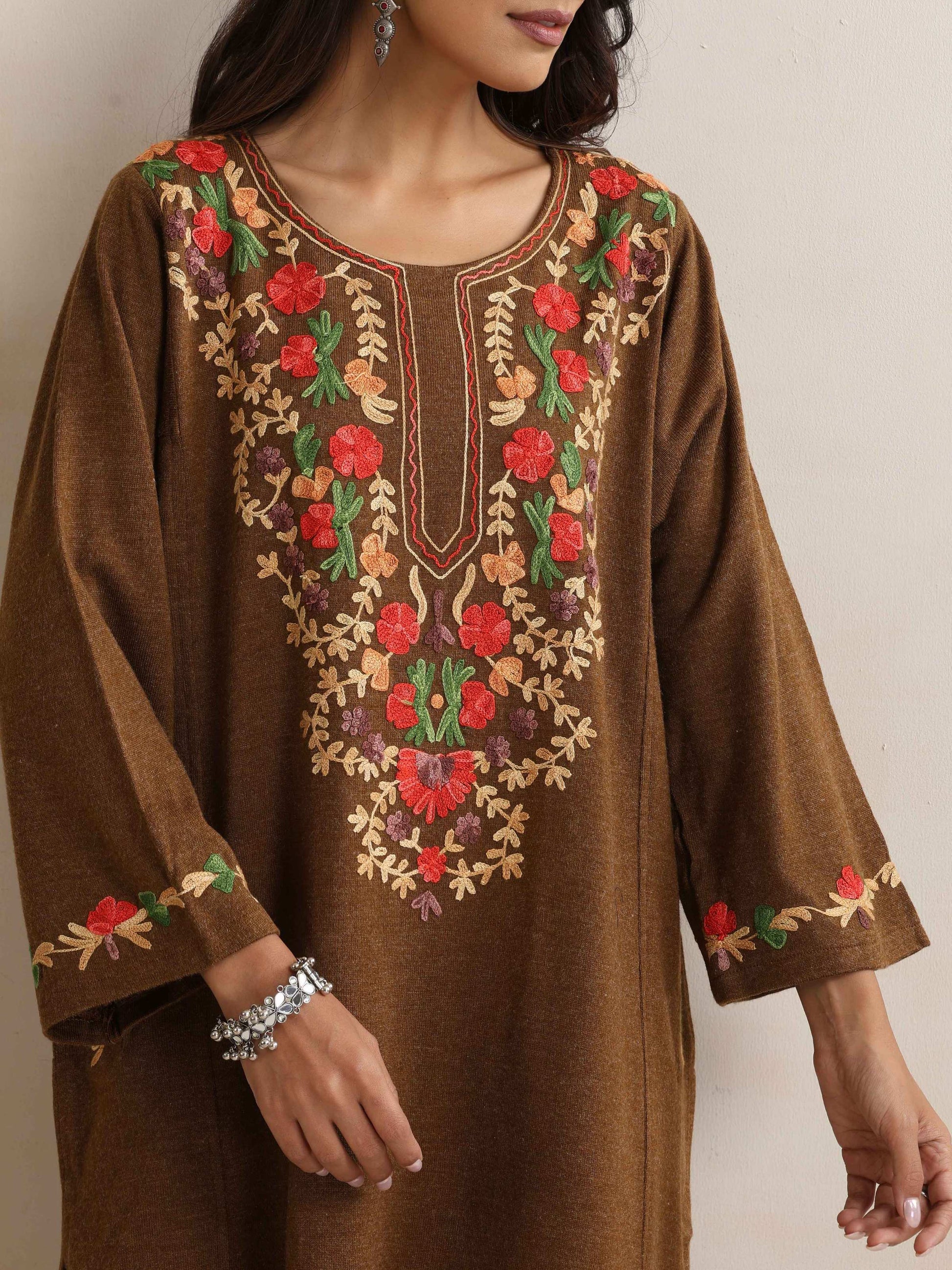 trueBrowns Brown Kashmiri Embroidered Woollen Phiran Kurta | Swadesiicart