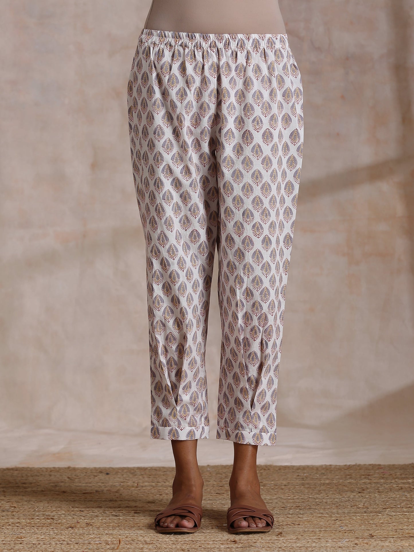 trueBrowns White With Grey Buta Block Print Cotton Sleeveless Co-Ord Set - Swadesiicart