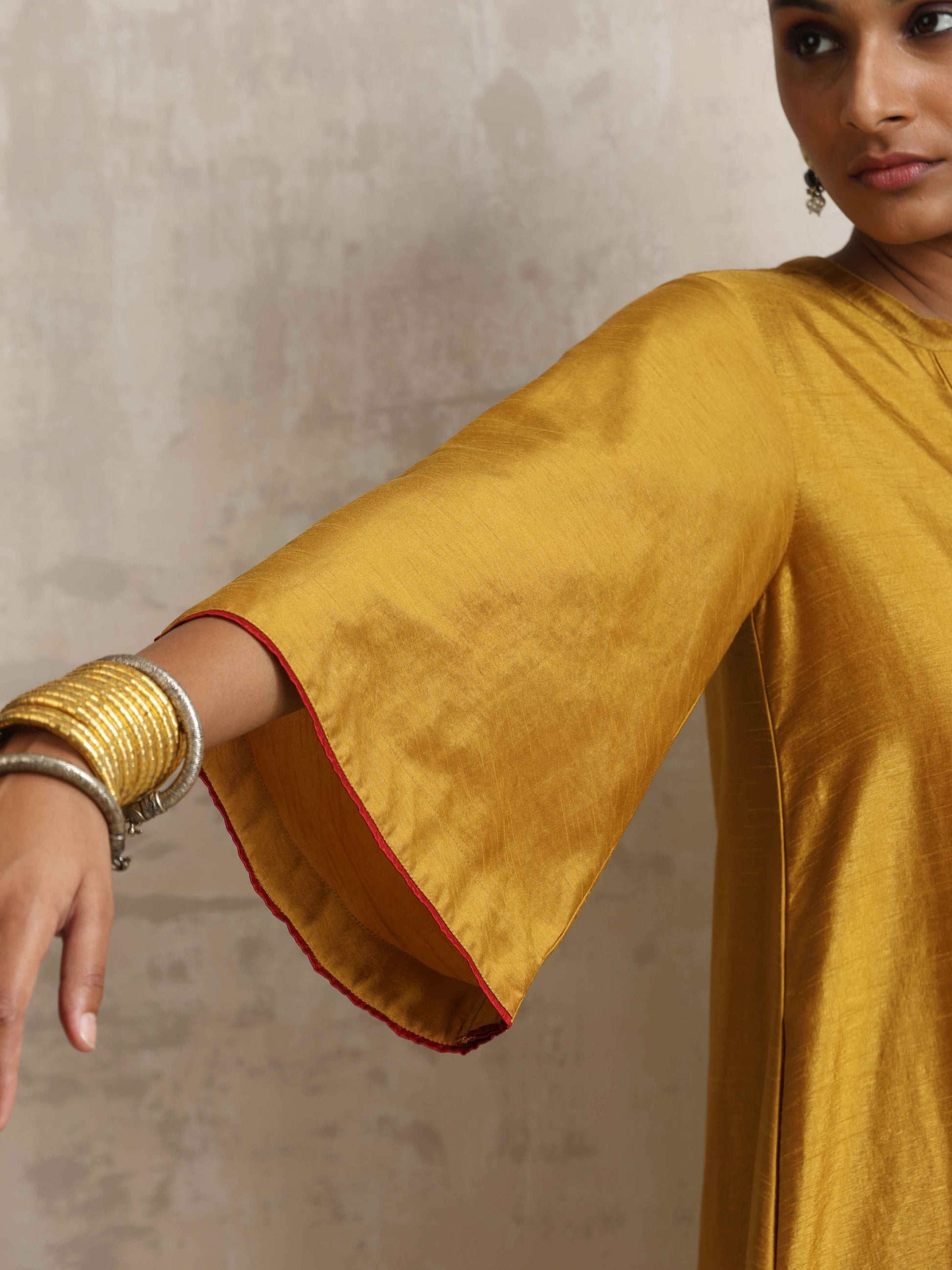 trueBrowns Gold Silk Kurta Set | Swadesiicart