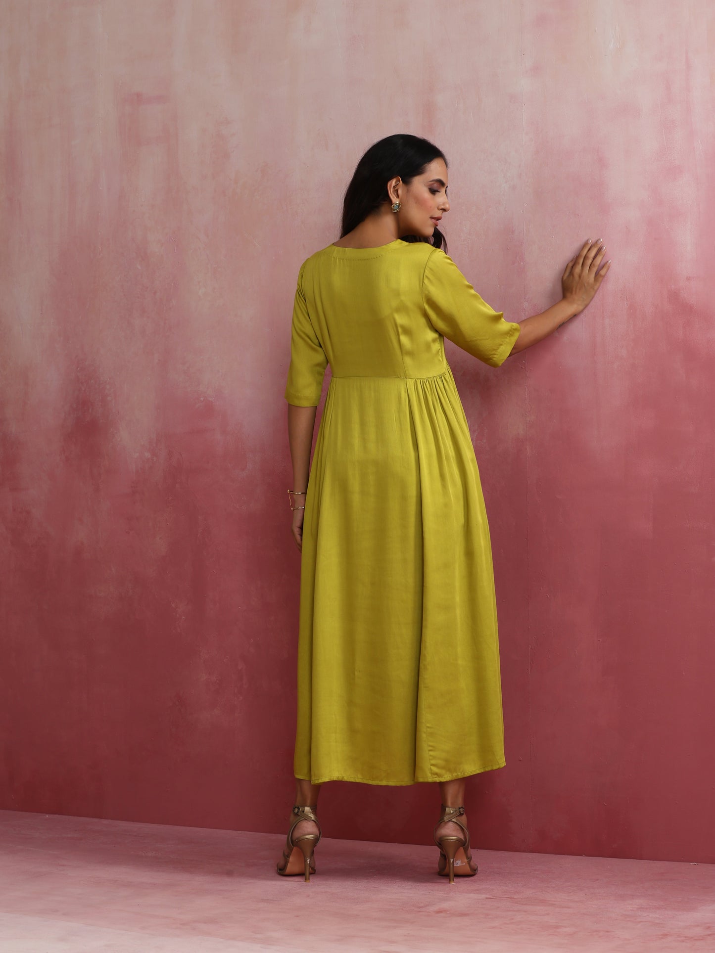 trueBrowns Modal Lime Green Dress | Swadesiicart
