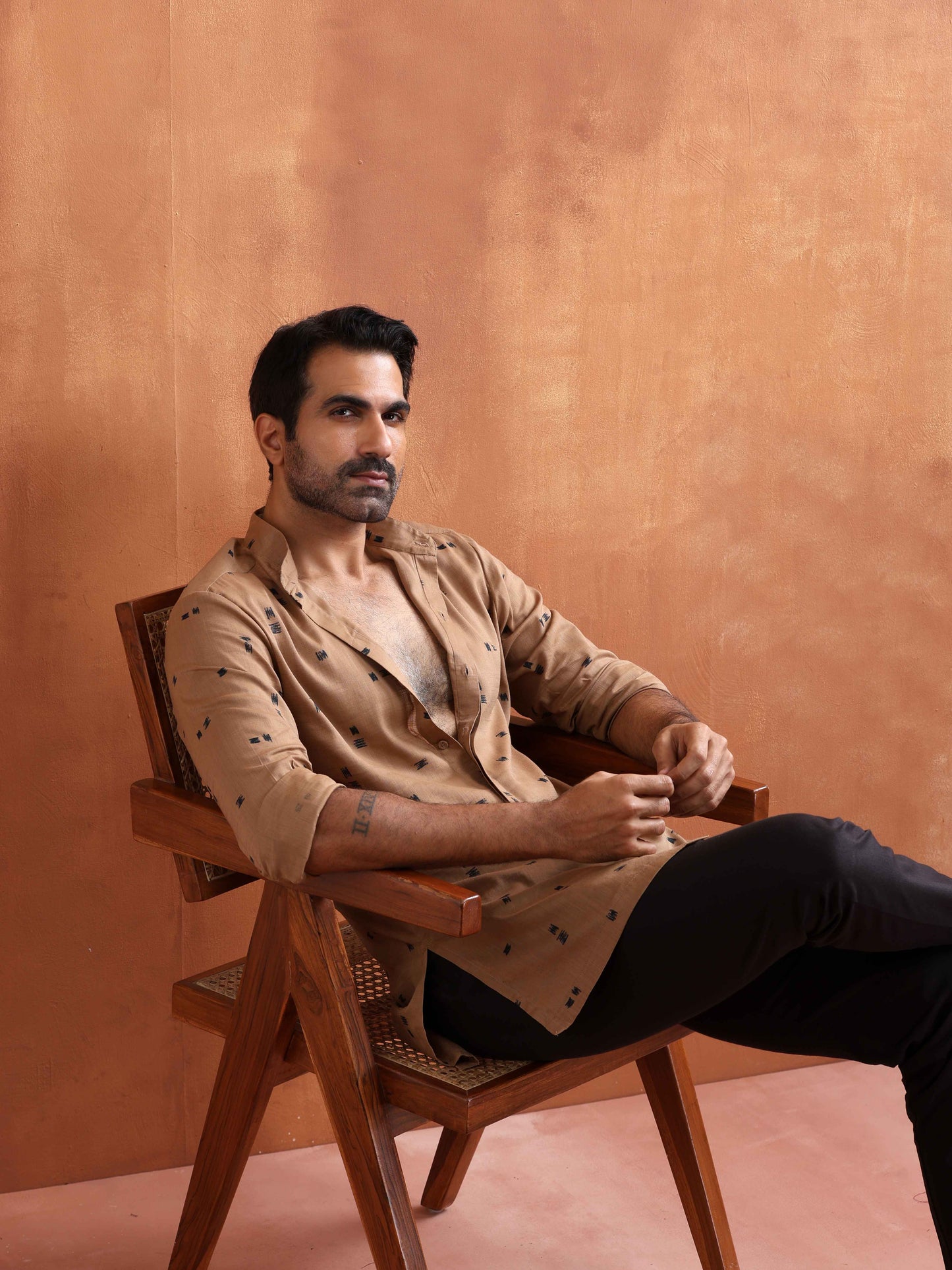 trueBrowns Men's Brown Printed Short Kurta | Swadesiicart