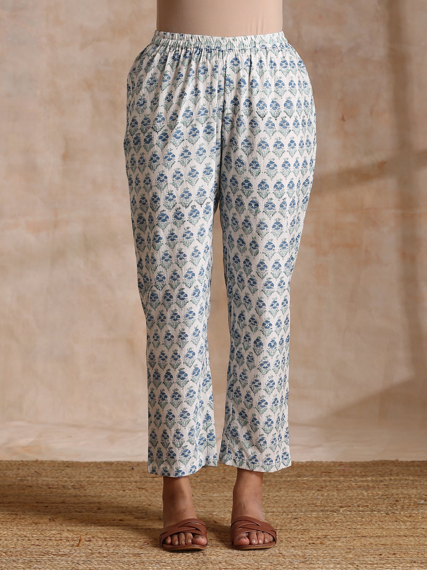 trueBrowns White With Blue Green Buta Print Cotton Flared Kurta Pant Set | Swadesiicart