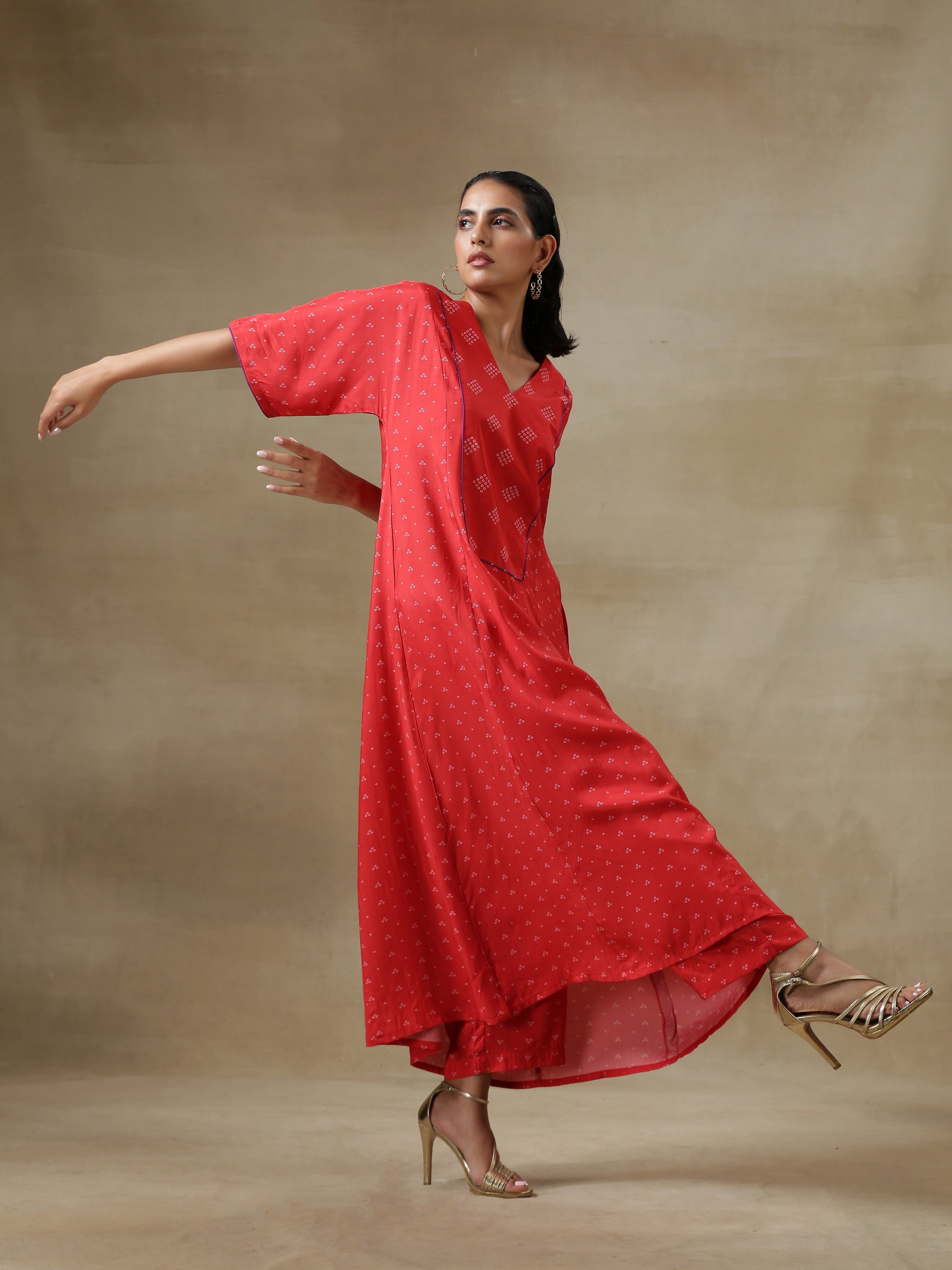 trueBrowns Red Bandhani Printed Silk Long Kurta Pant Set | Swadesiicart