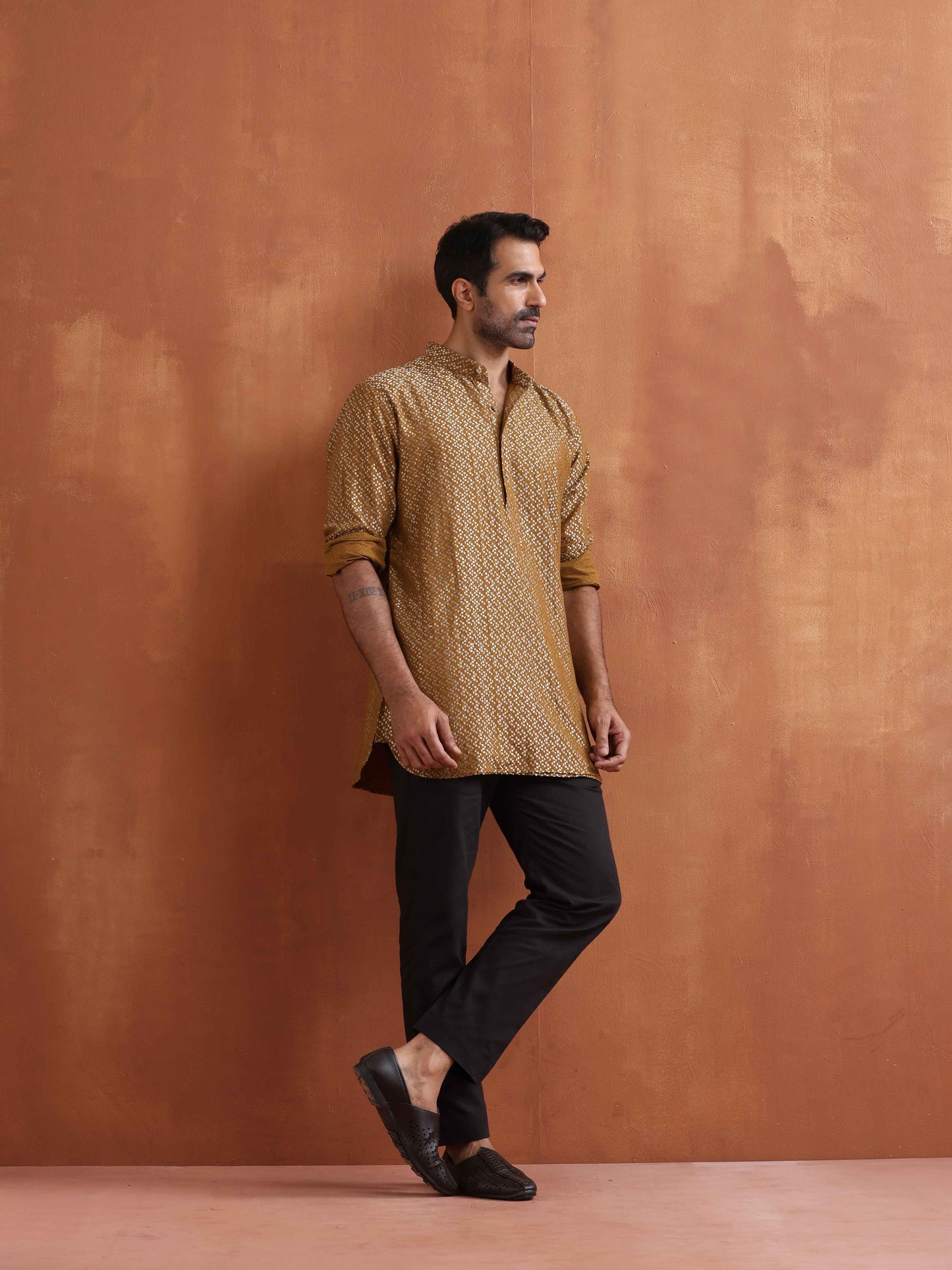 trueBrowns Men's Mustard Cotton Dobby Short Kurta | Swadesiicart