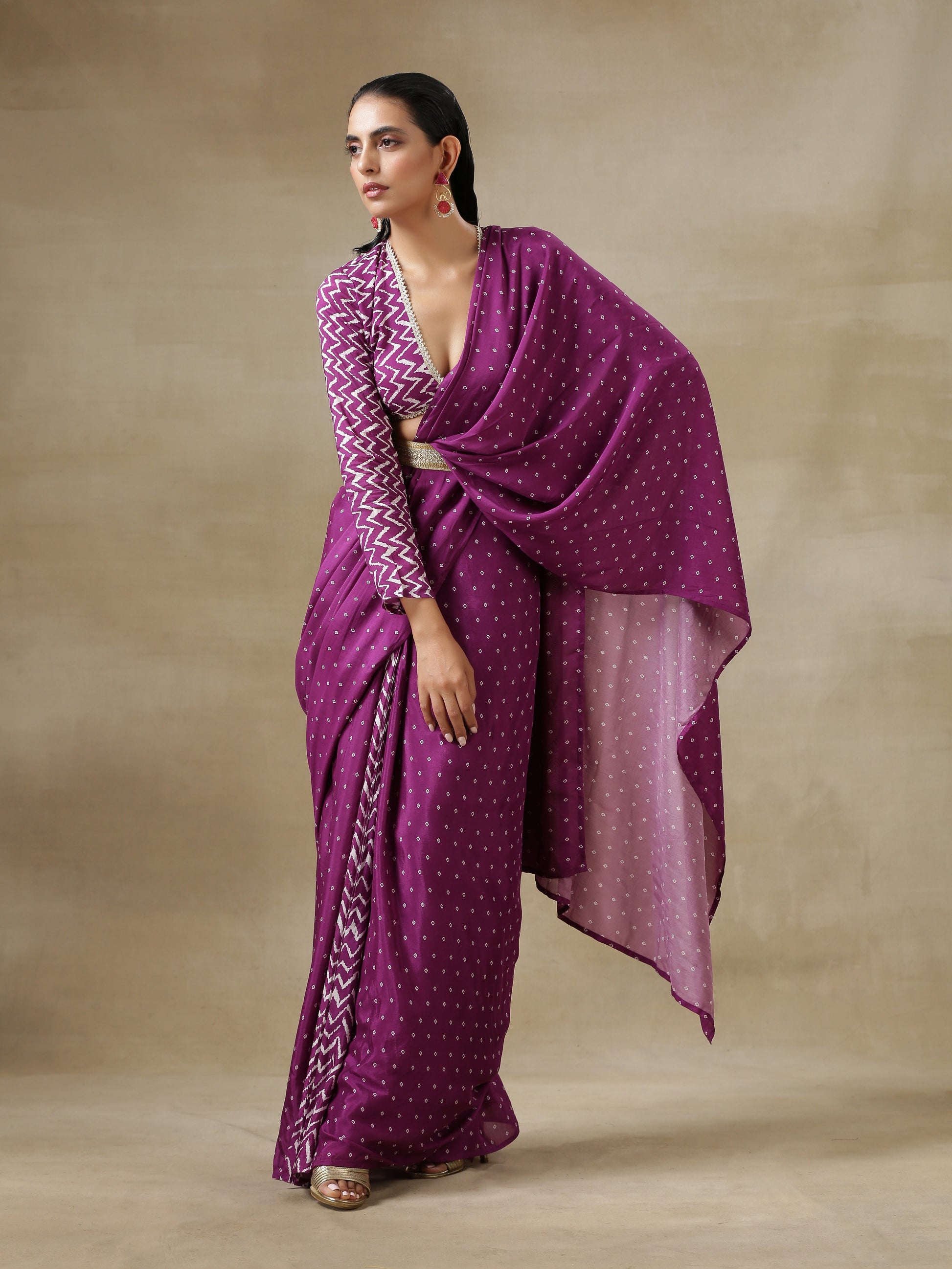 trueBrowns Purple Bandhani Printed Silk Ready to Wear Saree with Belt | Swadesiicart