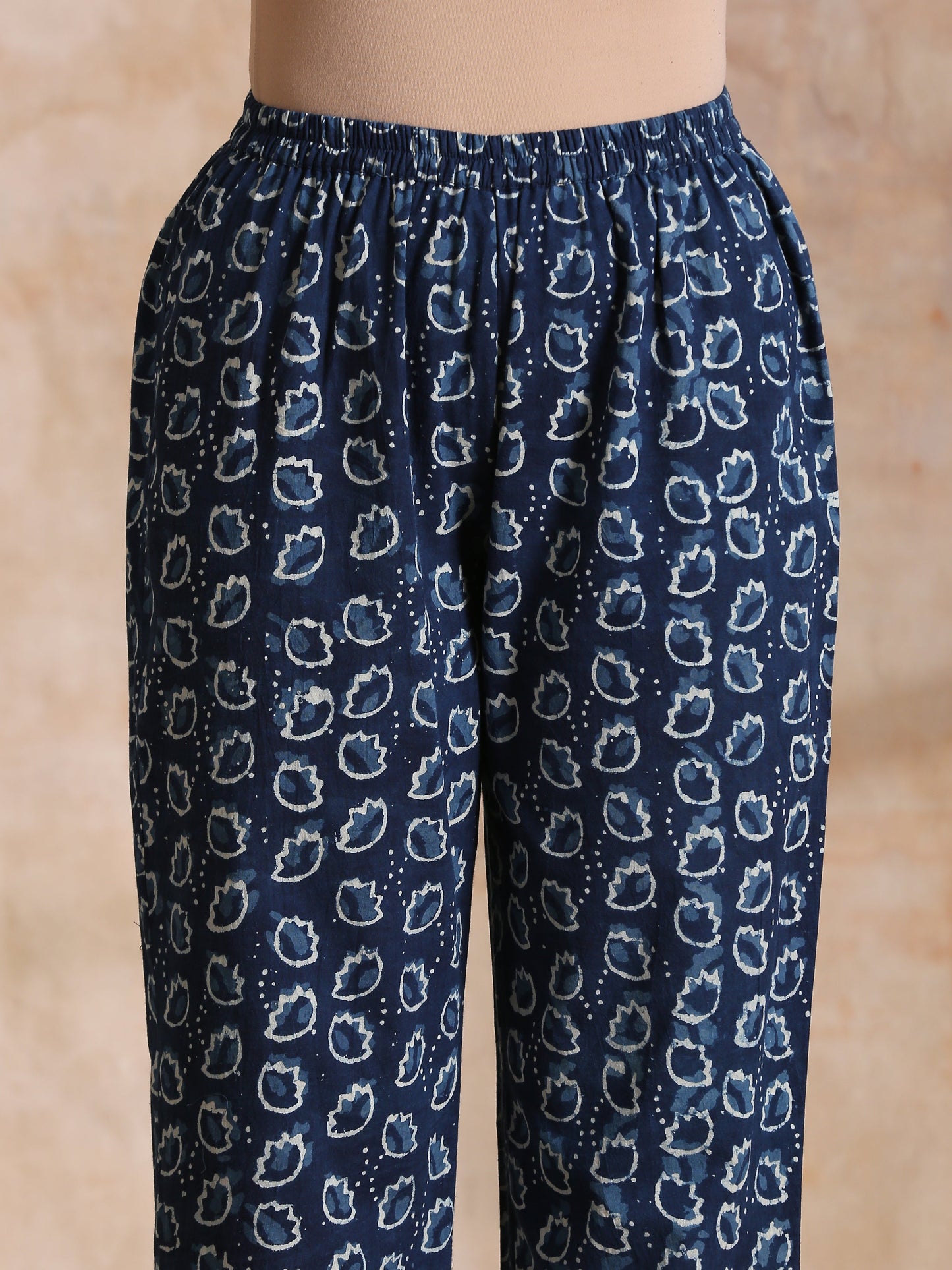 trueBrowns Indigo Dabu Zig-Zag Lines Print Cotton Flared Kurta Pant Set | Swadesiicart