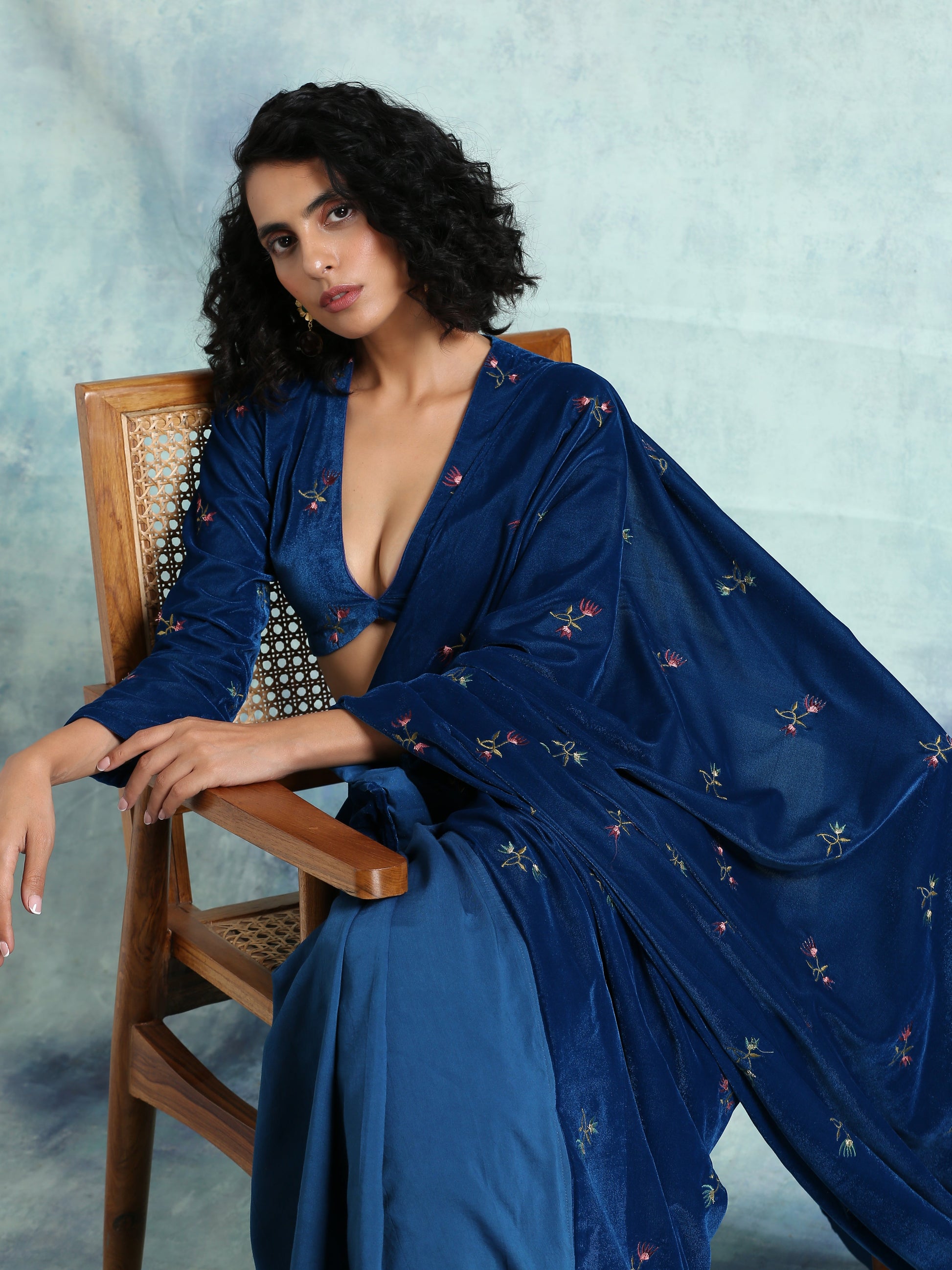 trueBrowns Blue Embroidered Velvet Ready to Wear Saree | Swadesiicart