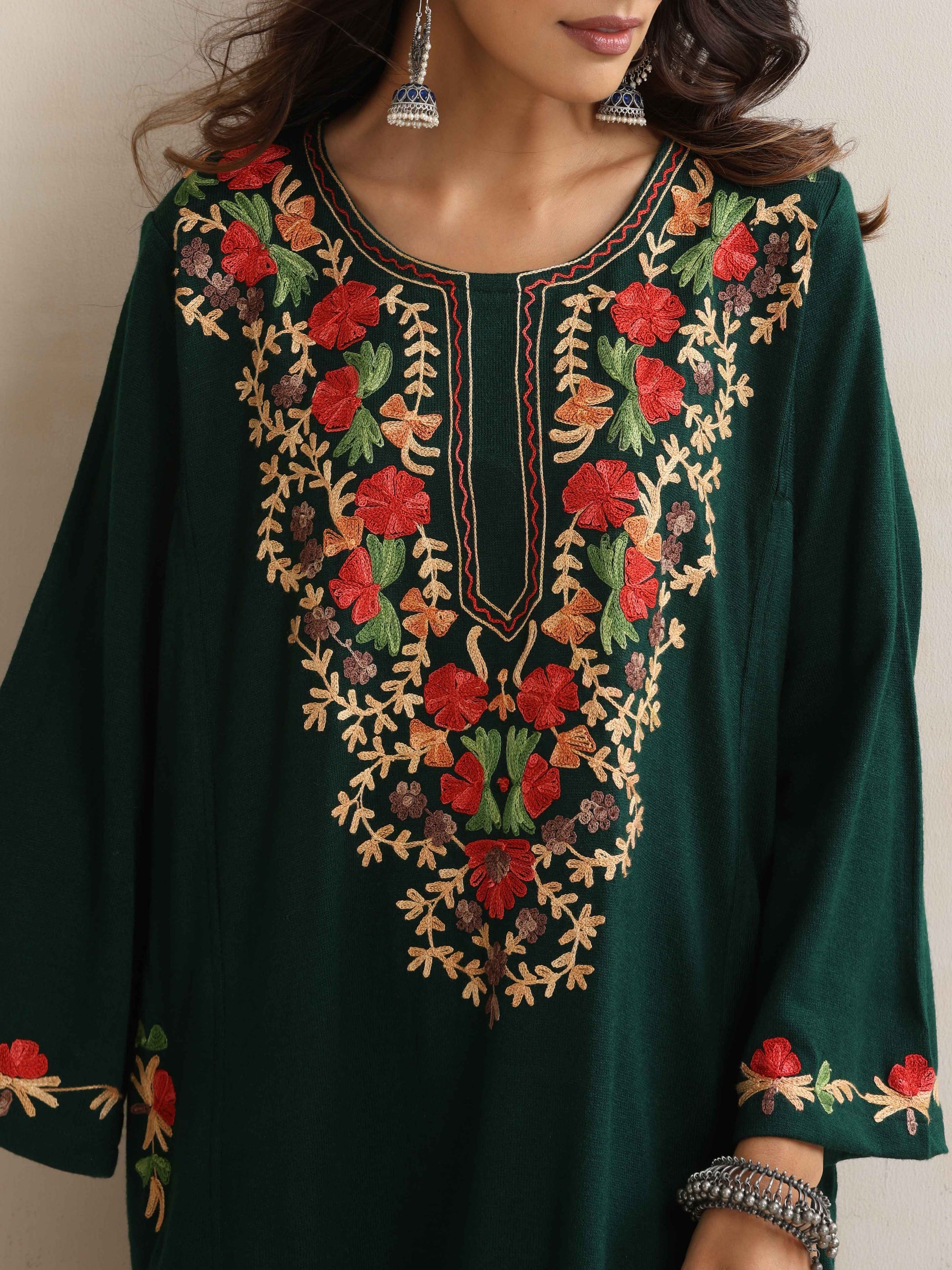 trueBrowns Green Kashmiri Floral Embroidered Woollen Phiran Kurta | Swadesiicart