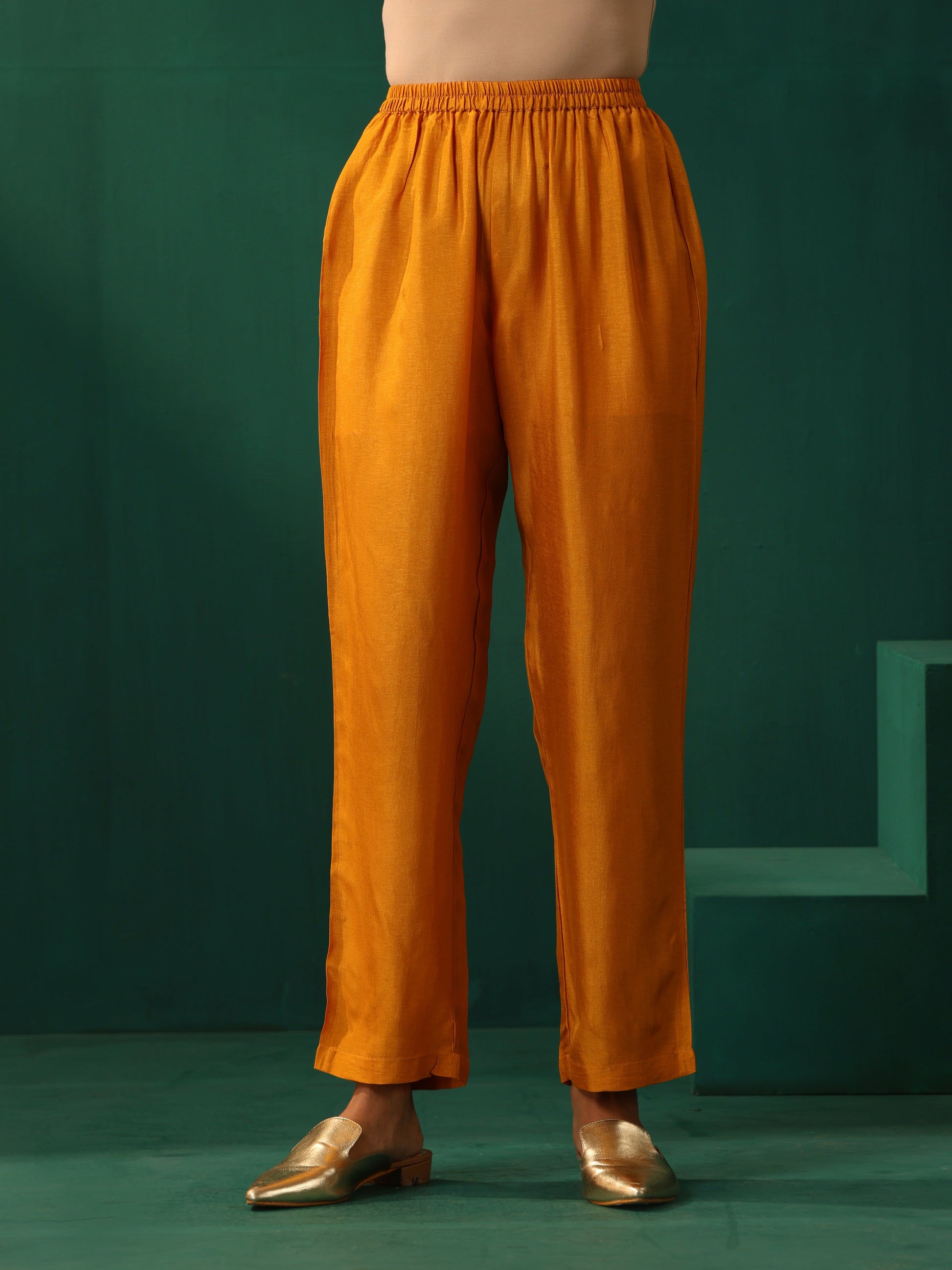 trueBrowns Mustard Geometric Floral Viscose Silk Handkerchief Kurta Pant Set | Swadesiicart