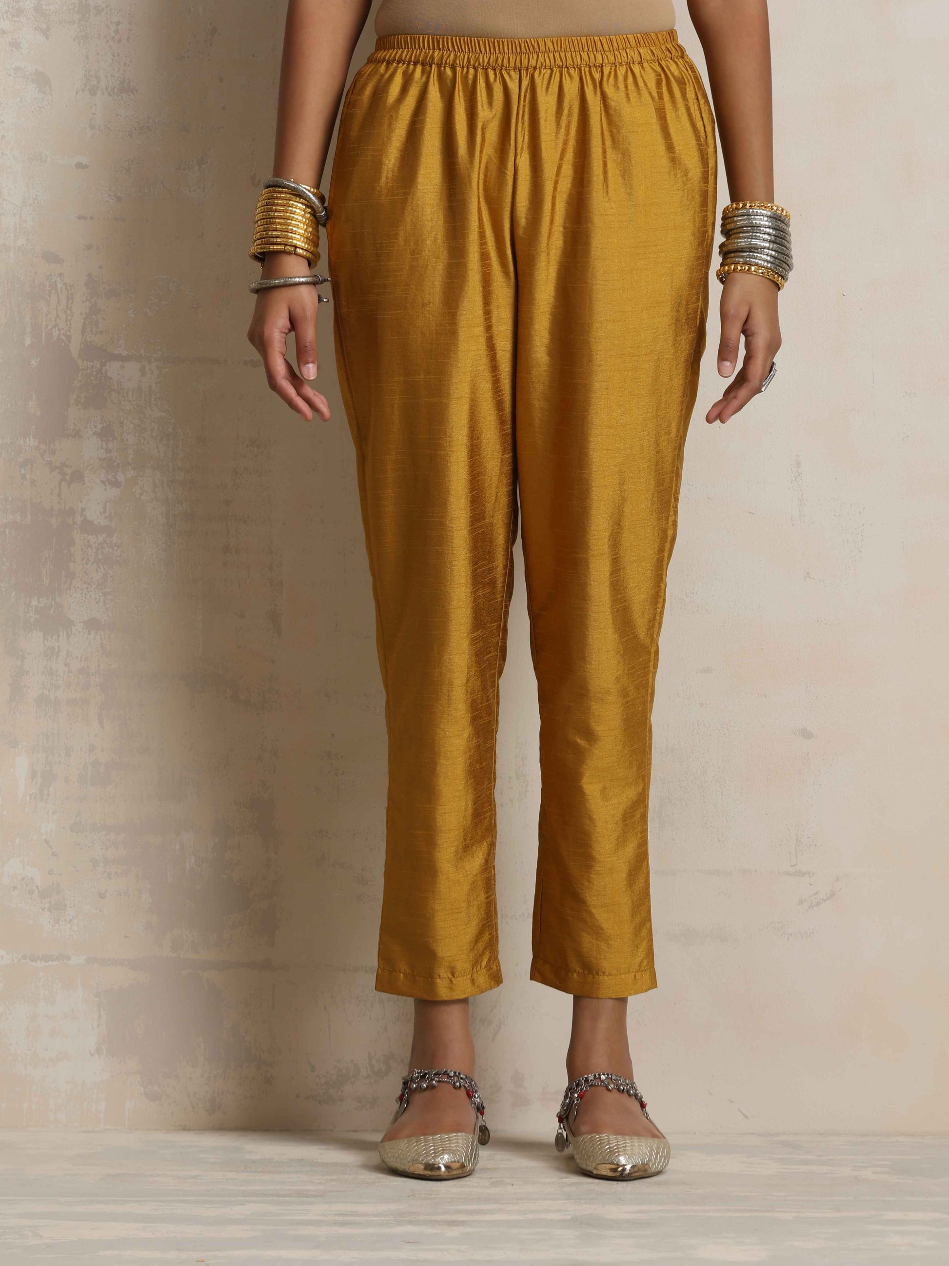 trueBrowns Cola Silk Kurta Set | Swadesiicart