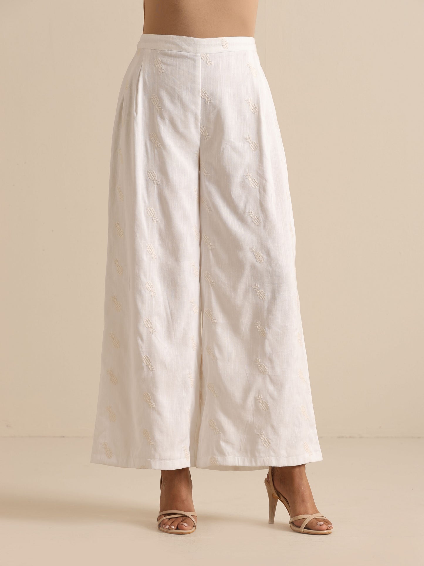 trueBrowns White Pineapple Sleeveless Jacket Pant Set | Swadesiicart