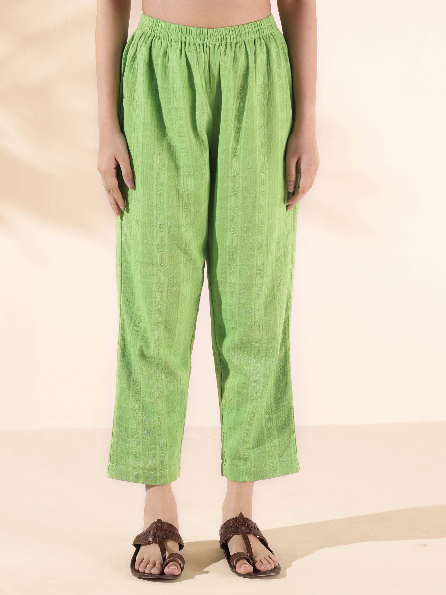 trueBrowns Green Cotton Dobby Sleeveless Kurta Pant Set | Swadesiicart