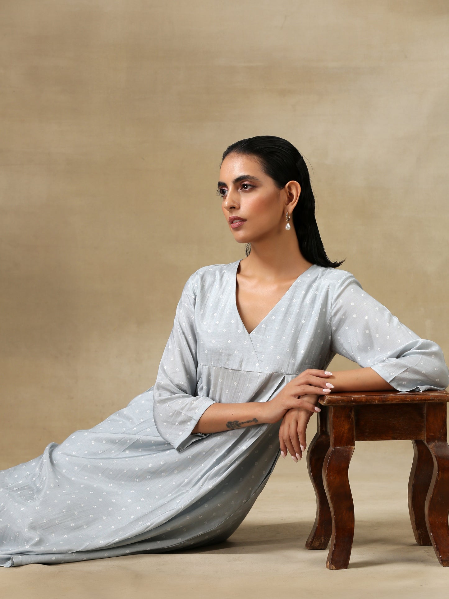 trueBrowns Grey Bandhani Printed Silk Yoke Kurta Pant Set | Swadesiicart