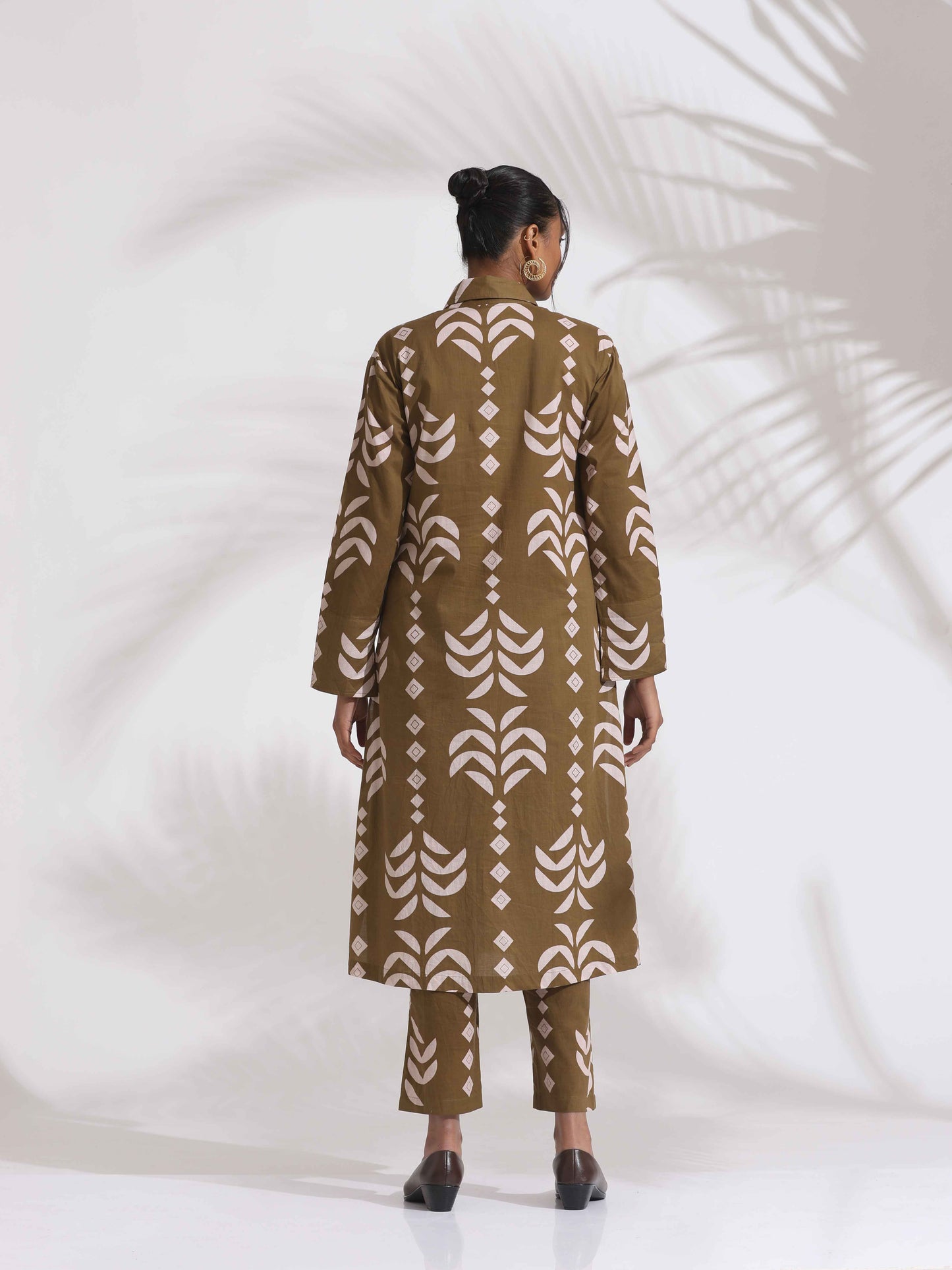 trueBrowns Olive Green Cotton Stripe Print Shirt Kurta Set | Swadesiicart