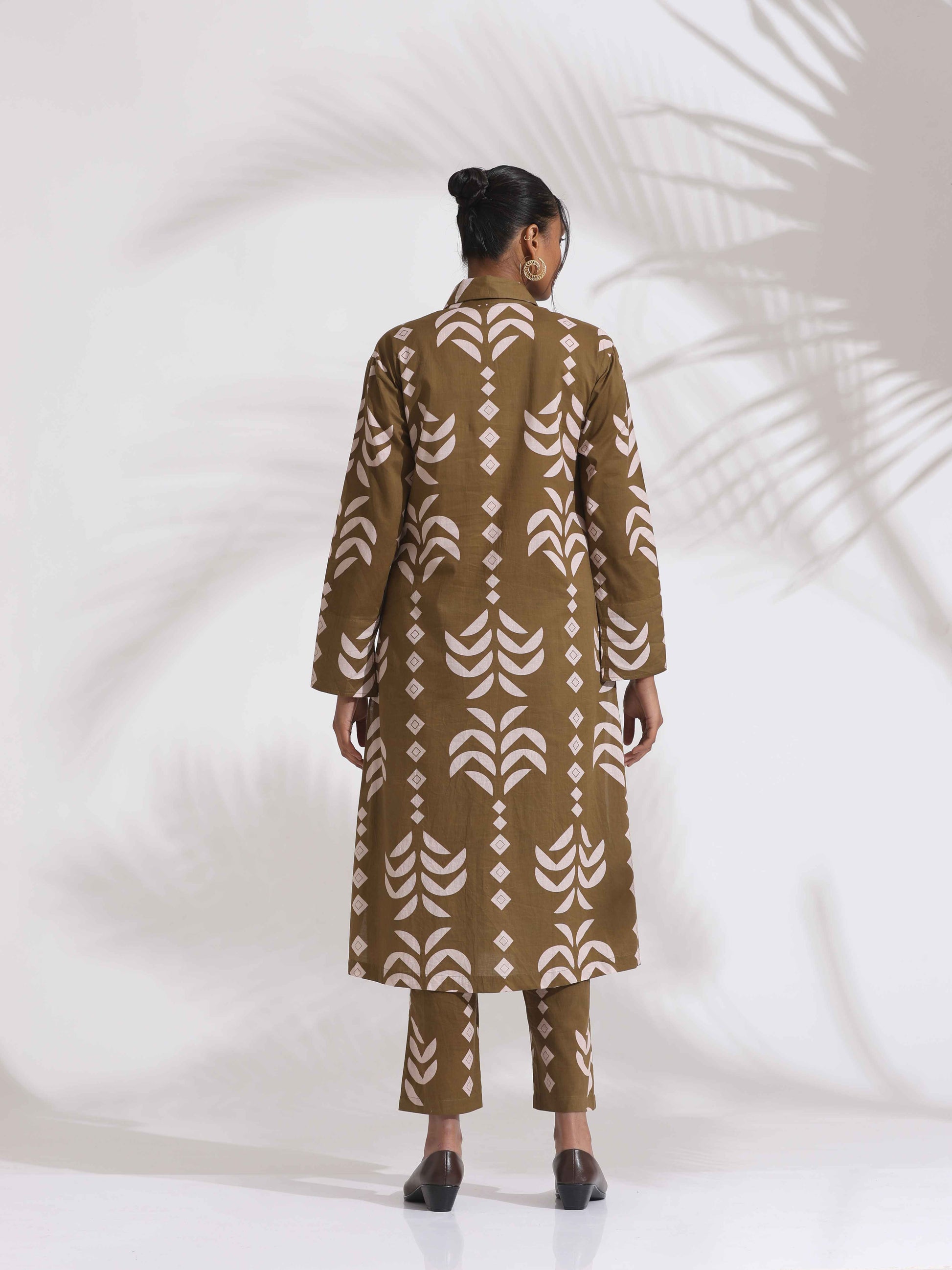 trueBrowns Olive Green Cotton Stripe Print Shirt Kurta Set | Swadesiicart