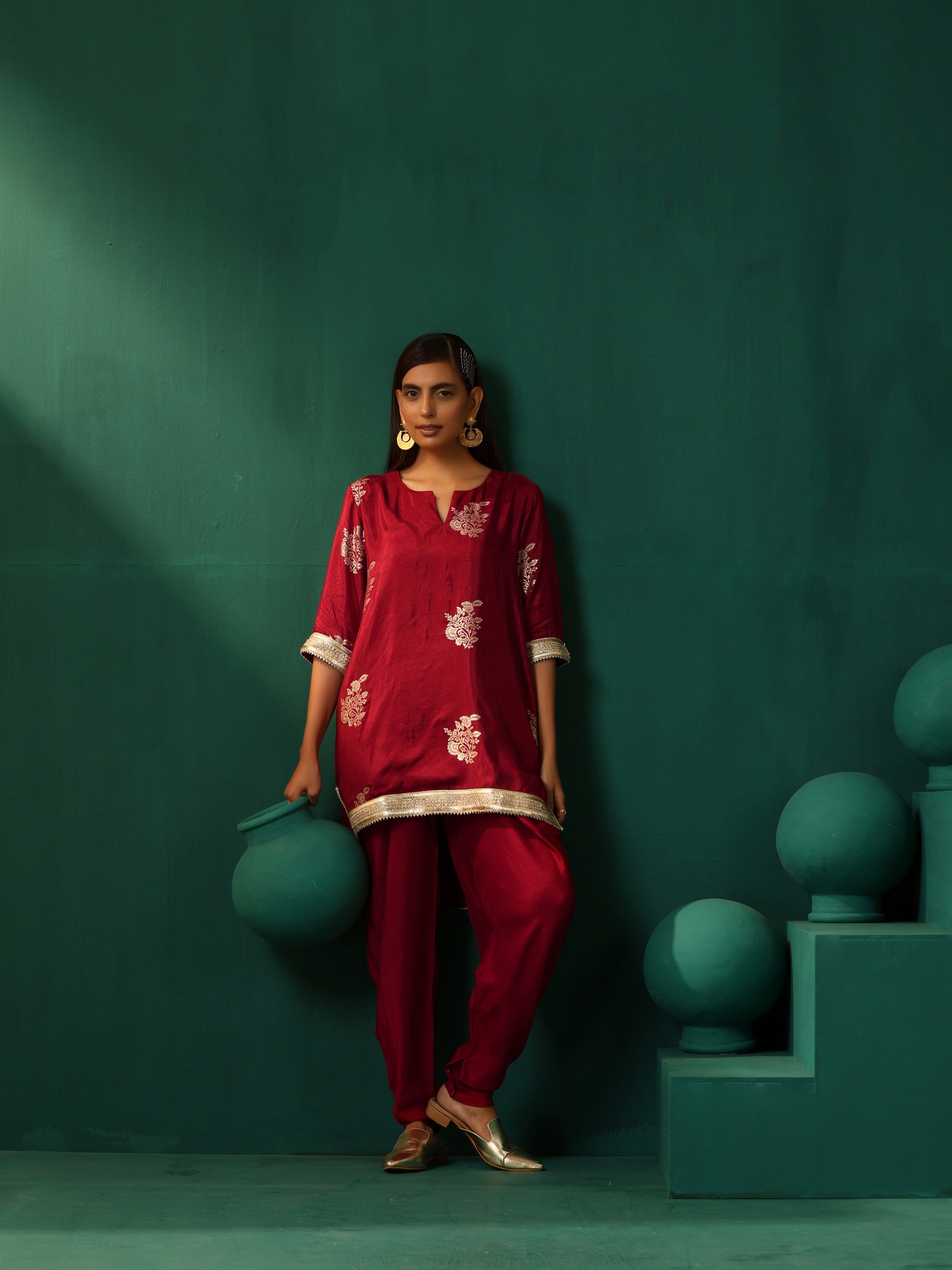 trueBrowns Maroon Floral Viscose Silk High Low Co-ord Set - Swadesiicart