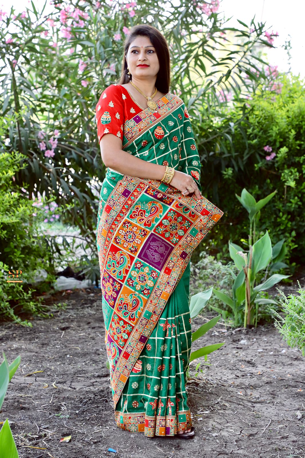 Lorenvalley Fashion Premium Green Dola Silk Embroidery and Diamond work with Jacquard Lace Border Saree - Swadesiicart