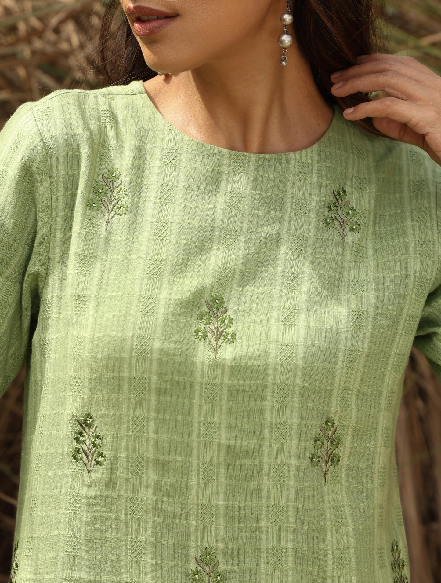 trueBrowns Green Cotton Dobby Embroidered Kurta Set | Swadesiicart