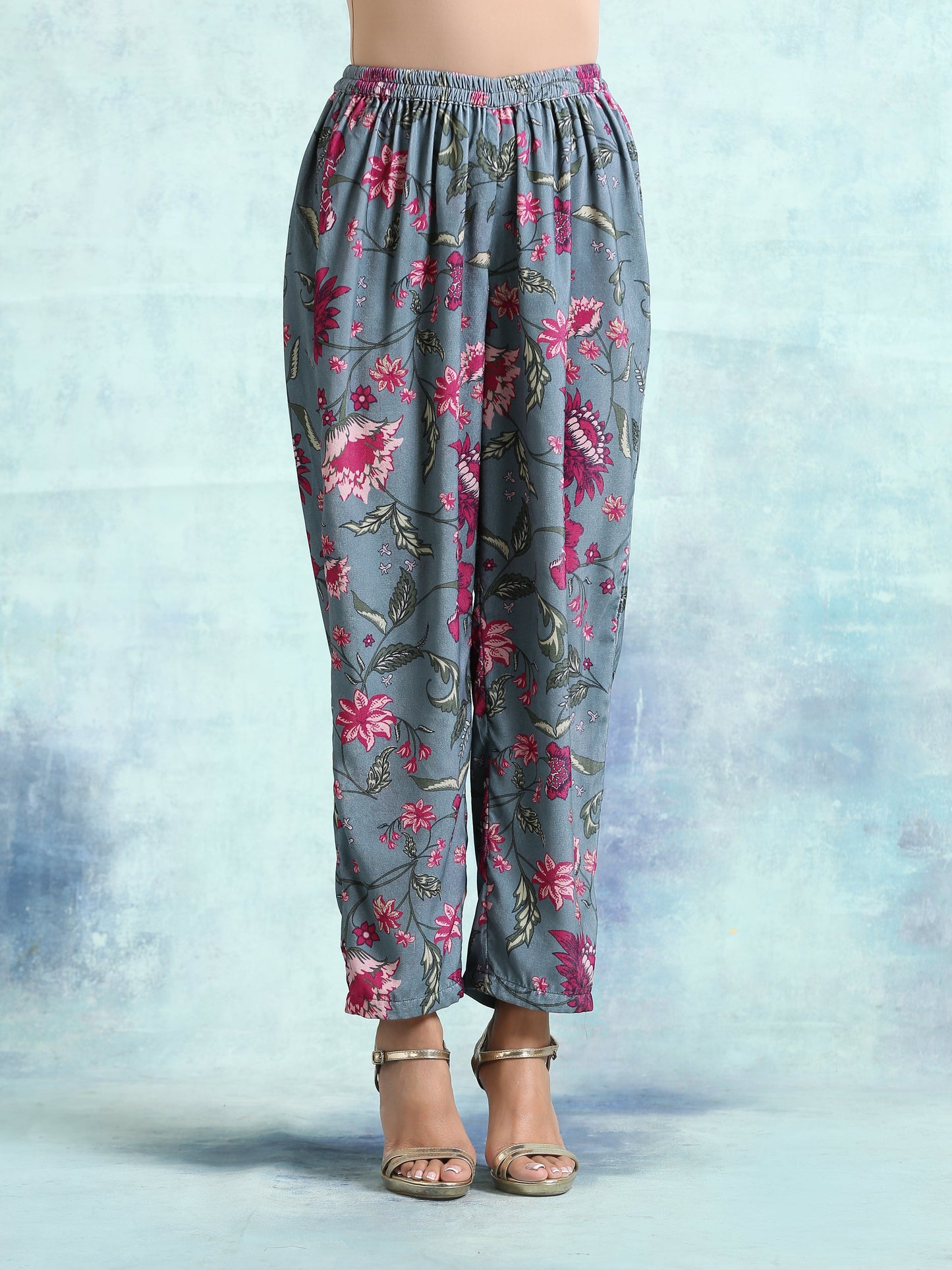 trueBrowns Grey Velvet Lace Kurta Pant Set | Swadesiicart