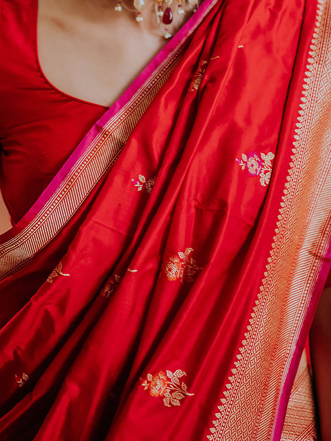 Kalini Floral Woven Design Zari Banarasi Saree | Swadesiicart