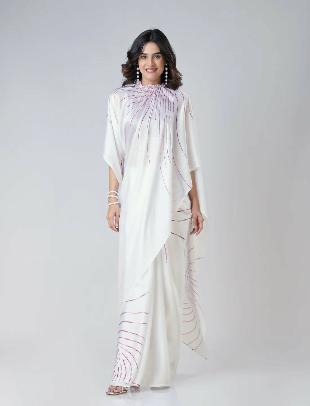 Vastranavya White Retro Wavy Polka Stripes Freehand Ready to Wear Saree | Swadesiicart