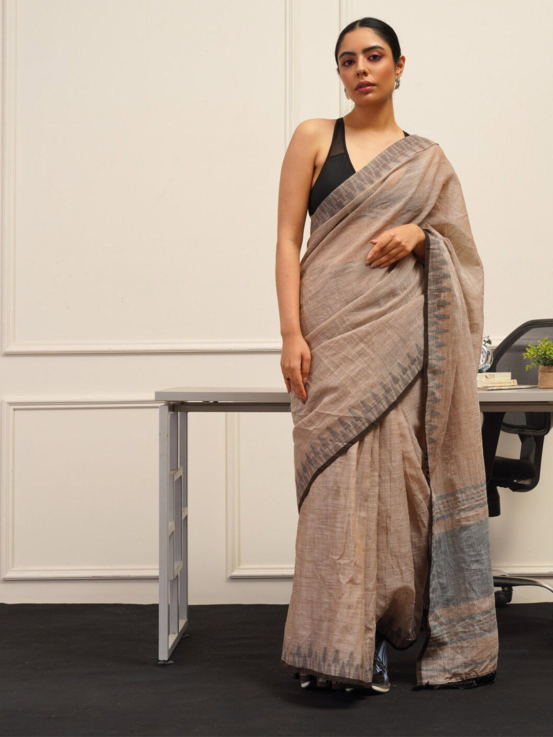 Tikhi Imli Brown Printed Woven Design Saree | Swadesiicart