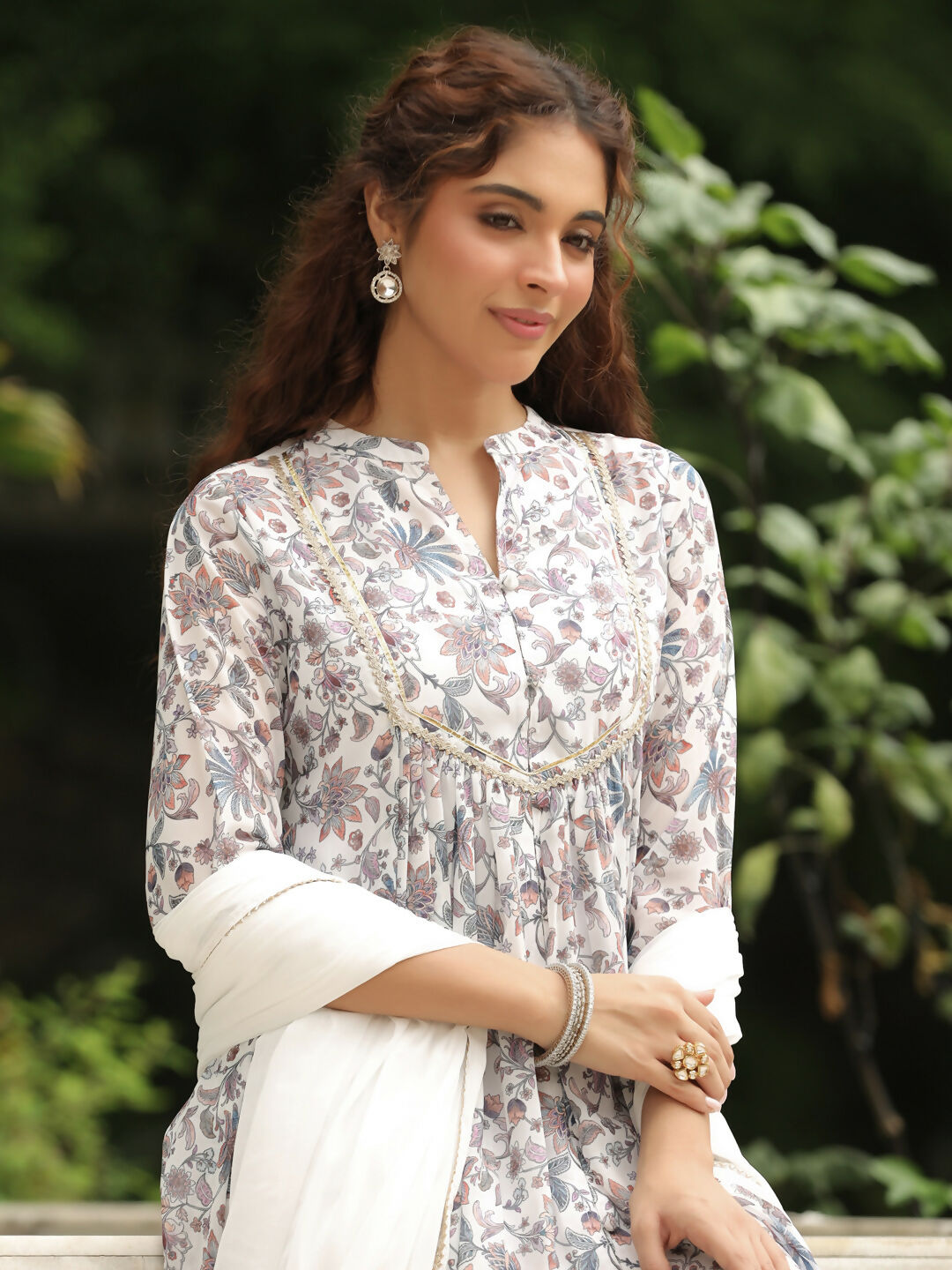 Janasya White Georgette Floral Kurta,Bottom & Dupatta | Swadesiicart