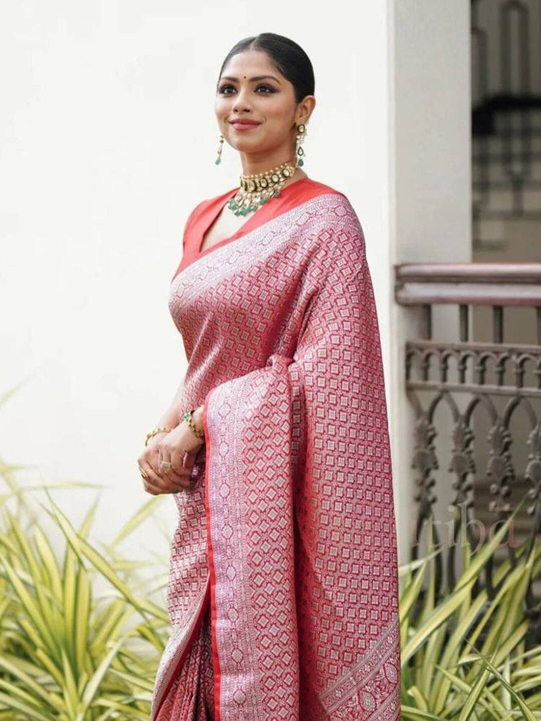 Kalini Ethnic Motifs Woven Design Zari Banarasi Saree | Swadesiicart