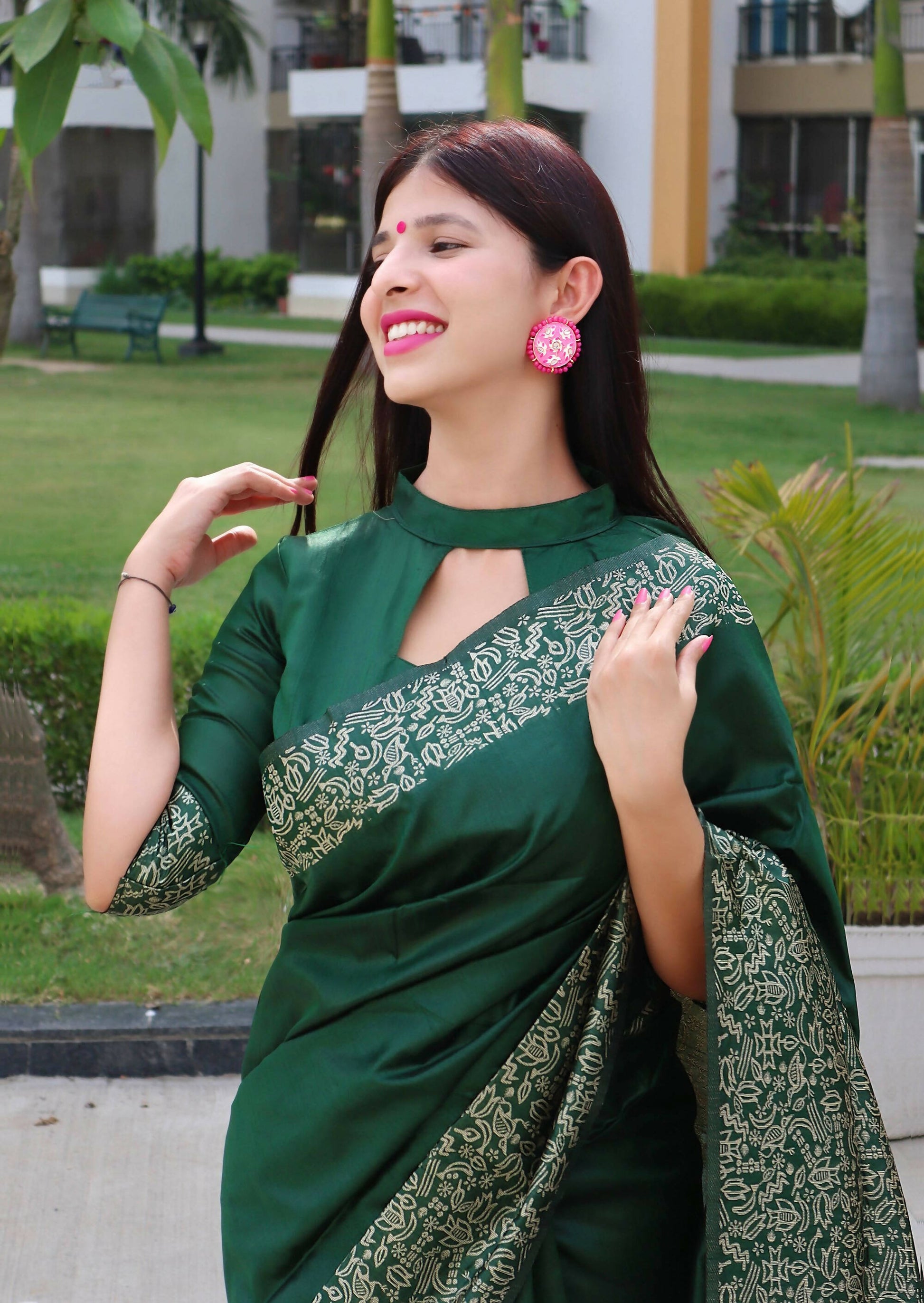 Vishnu Weaves Women's Green Handloom Raw Silk Woven Border Saree with Unstitched Blouse - Swadesiicart