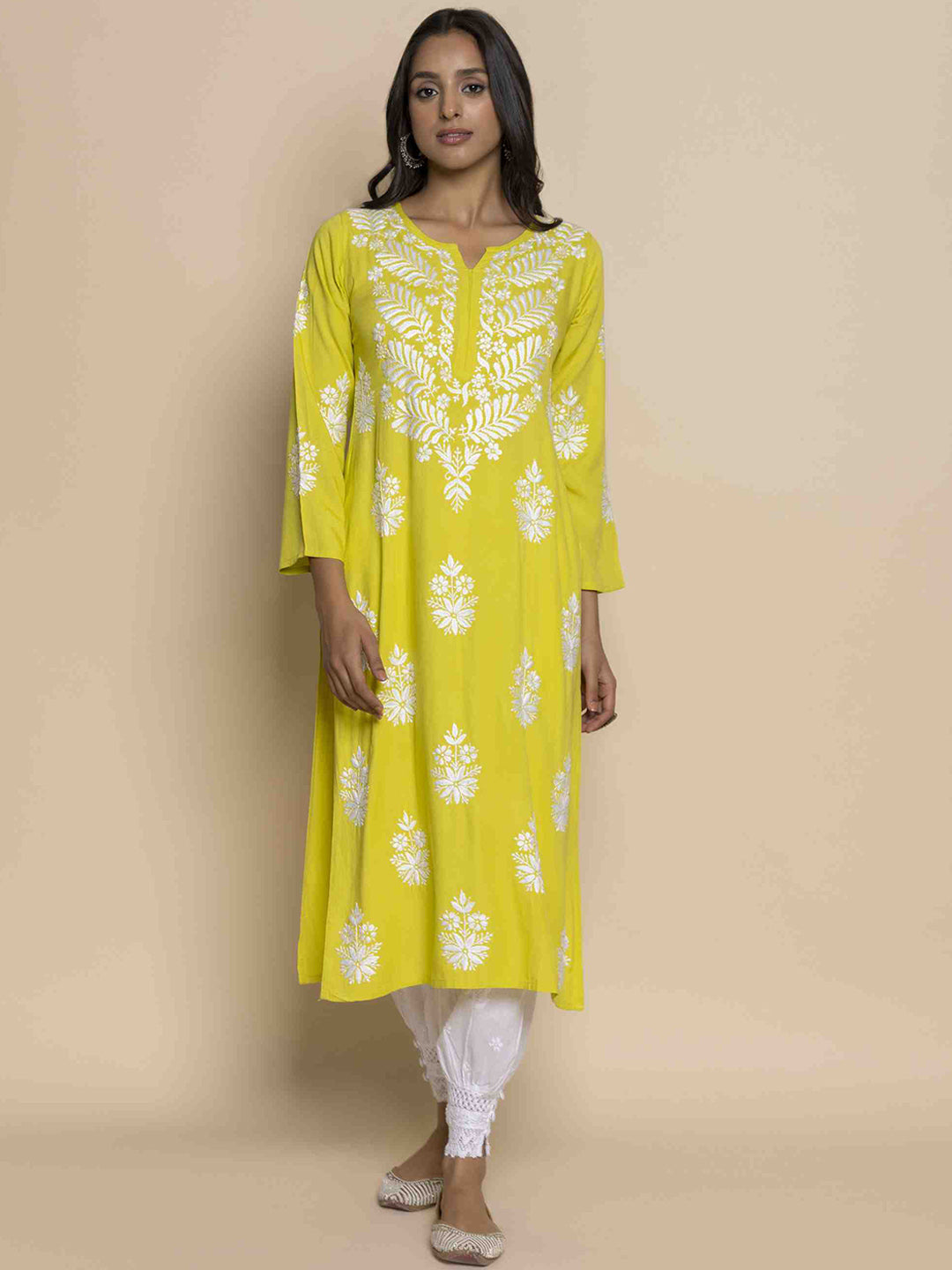 HOUSE OF KARI Floral Embroidered Chikankari Straight Kurta | Swadesiicart