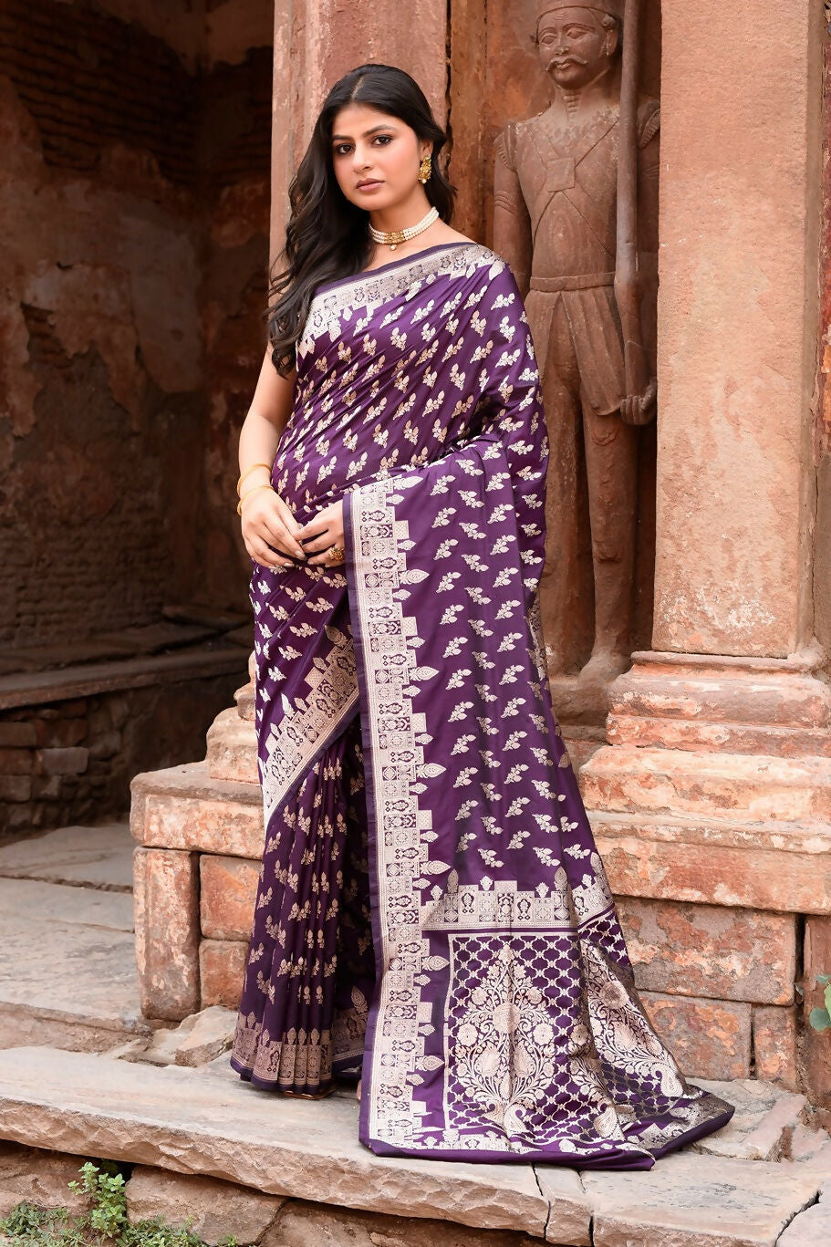 Joban Fashion Plum Purple Hand Woven & Zari Work Katan Pure Handloom Banarasi Silk Saree | Swadesiicart
