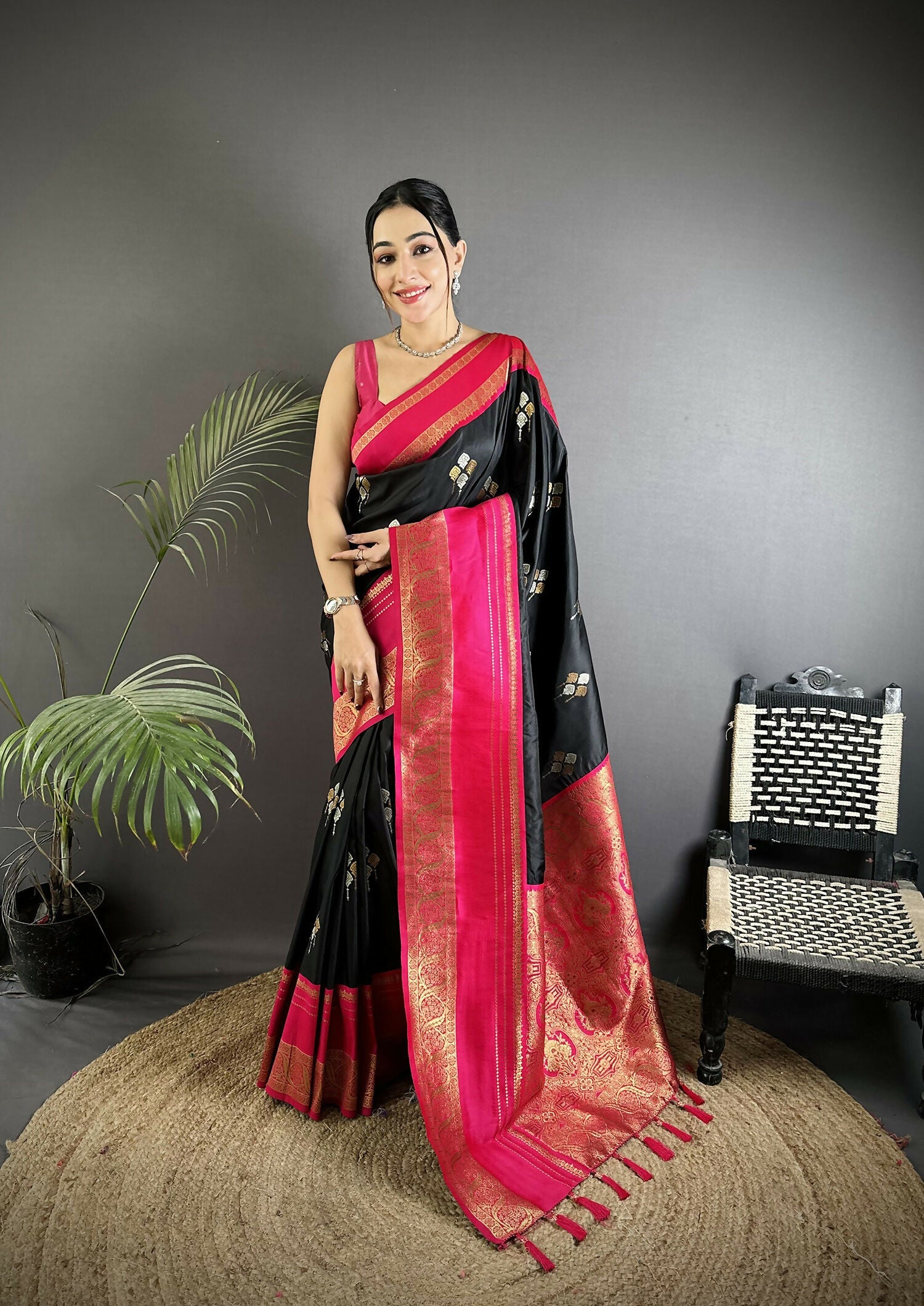 Joban Fashion Black Banarasi Soft Silk Woven Saree | Swadesiicart
