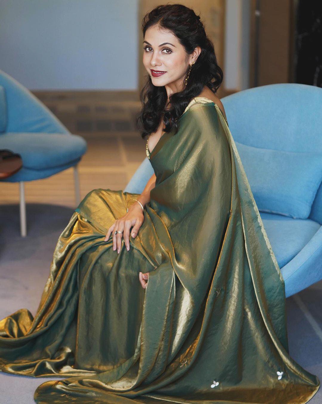 Lorenvalley Fashion Sheded Green Fendy Silk Wedding And Partywear Saree - Swadesiicart