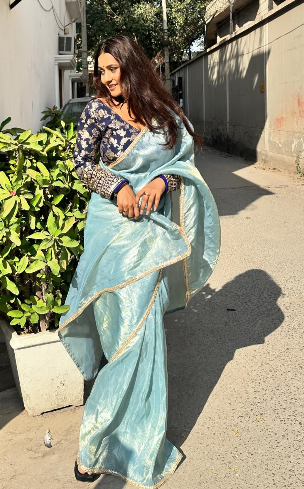 Lorenvalley Fashion Attractive Pink Crush Tissue Silk Saree With Jacquard Weaving Stitched Blouse - Swadesiicart