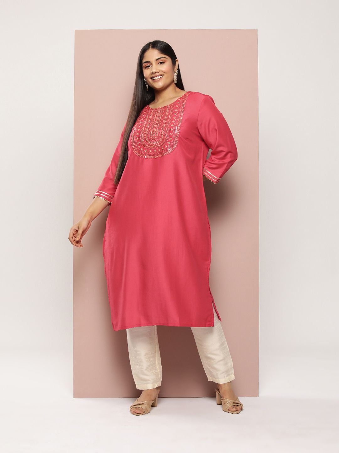 Sztori Plus Size Yoke Design Sequinned Kurta - Swadesiicart